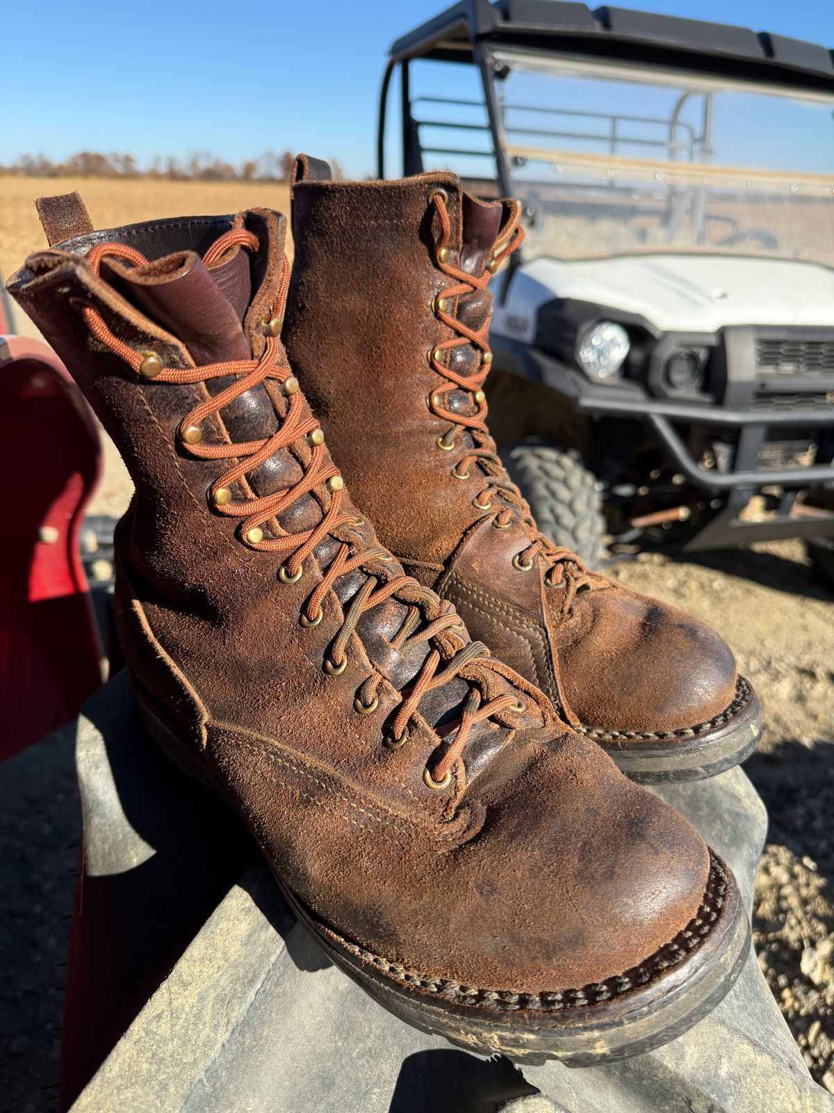 Photo by DocLineman on November 8, 2024 of the Nicks x Rose Anvil ND3 in Horween Brown Waxed Flesh & Seidel 1964 Brown.