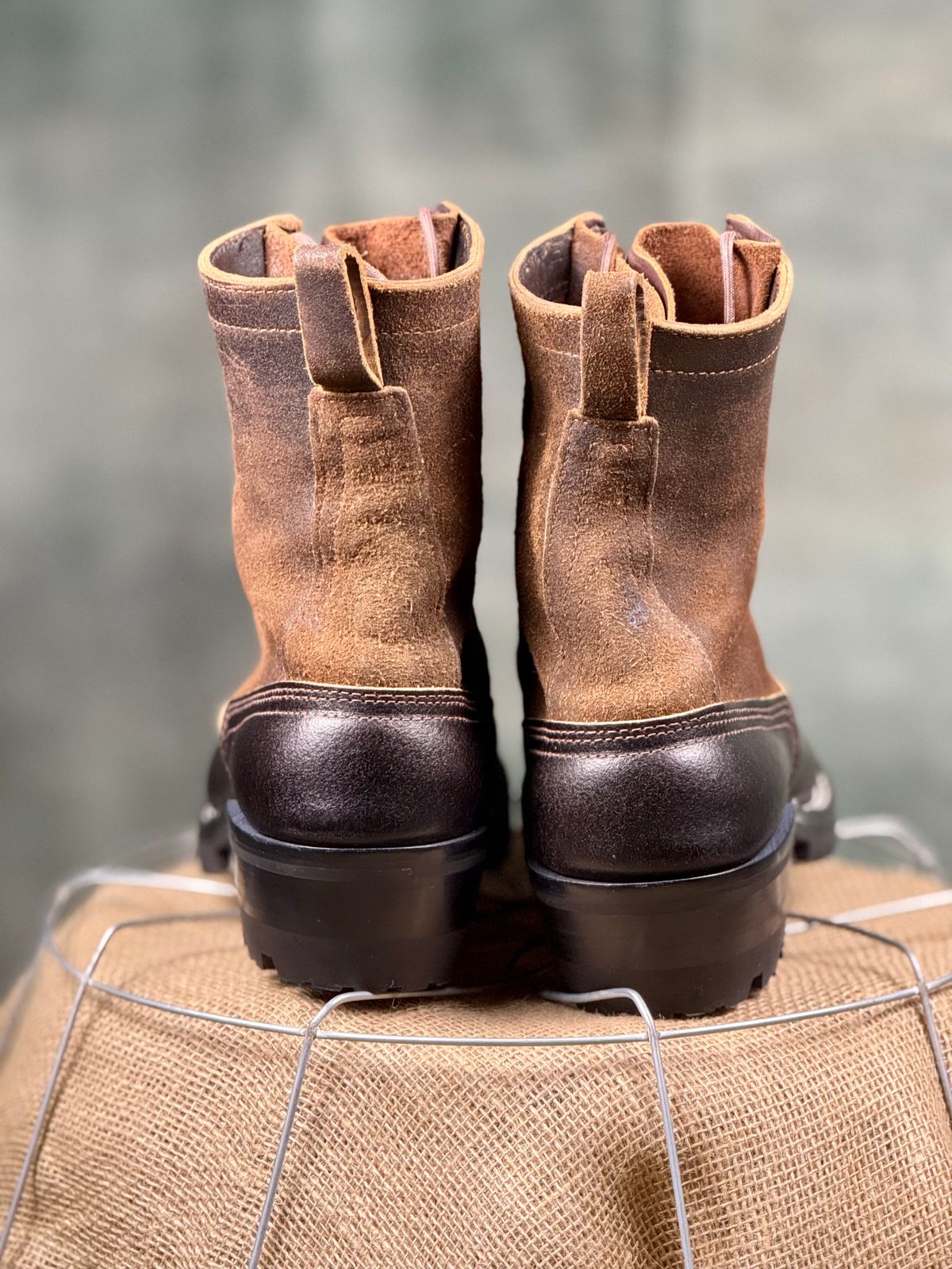 Photo by DocLineman on March 17, 2025 of the Nicks x Rose Anvil ND3 in Horween Brown Waxed Flesh & Seidel 1964 Brown.
