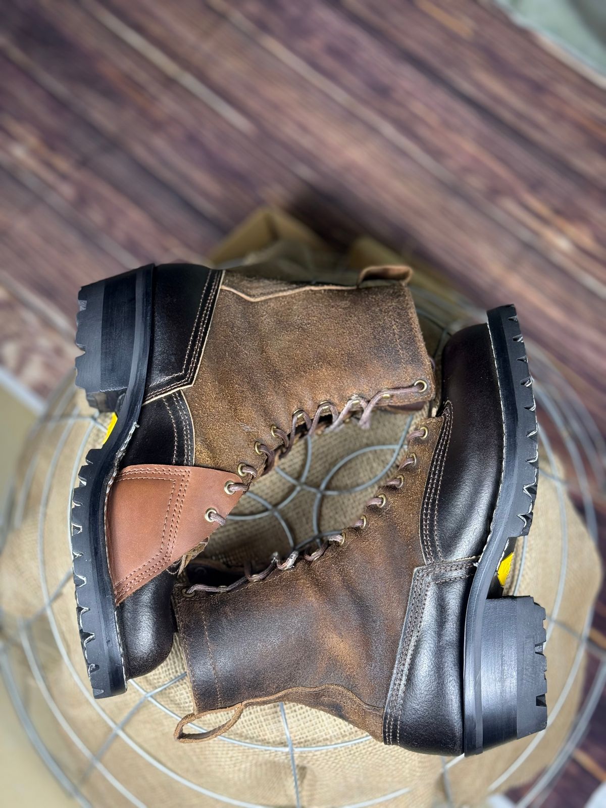 Photo by DocLineman on March 18, 2025 of the Nicks x Rose Anvil ND3 in Horween Brown Waxed Flesh & Seidel 1964 Brown.