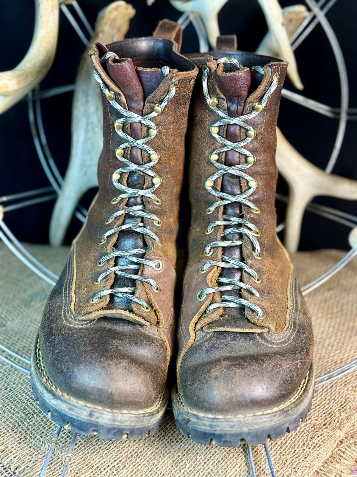 Photo by DocLineman on July 4, 2025 of the Nicks x Rose Anvil ND3 in Horween Brown Waxed Flesh & Seidel 1964 Brown.