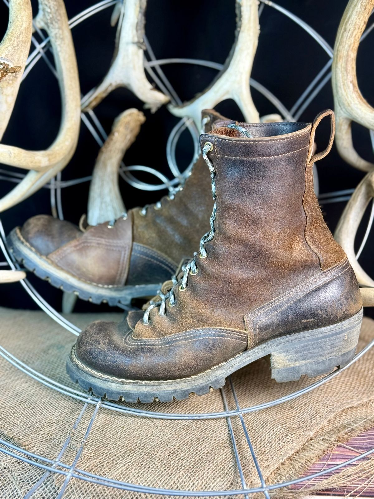 Photo by DocLineman on July 4, 2025 of the Nicks x Rose Anvil ND3 in Horween Brown Waxed Flesh & Seidel 1964 Brown.