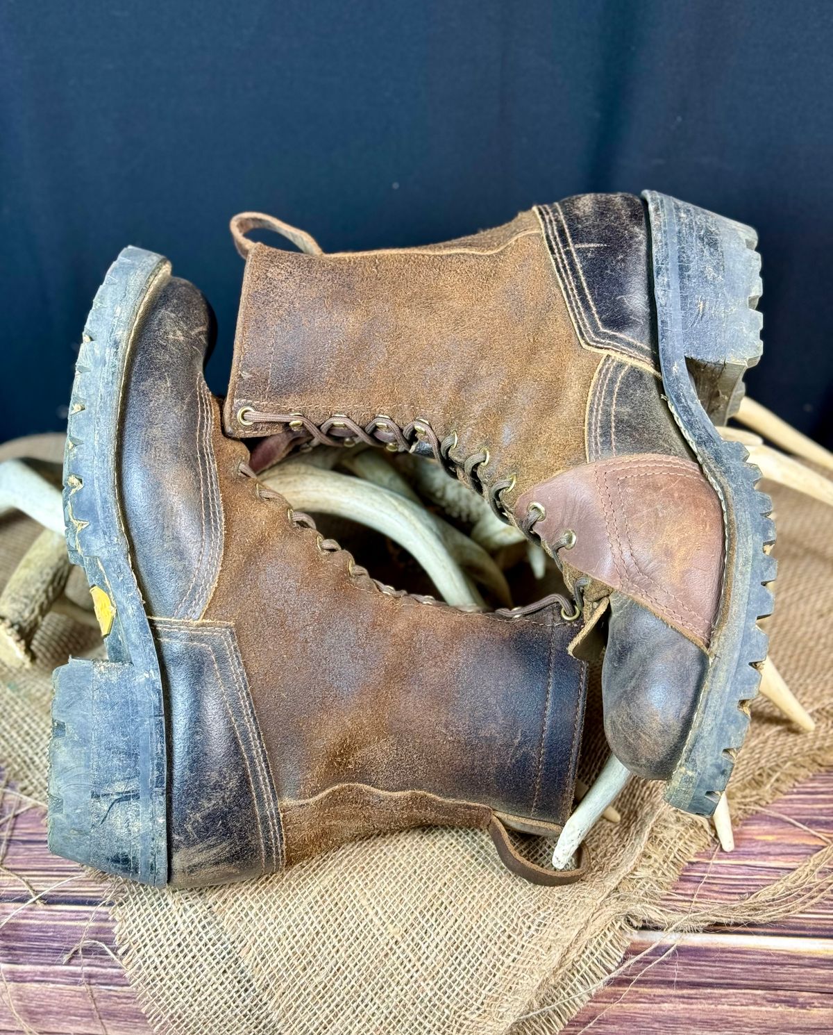 Photo by DocLineman on May 4, 2025 of the Nicks x Rose Anvil ND3 in Horween Brown Waxed Flesh & Seidel 1964 Brown.