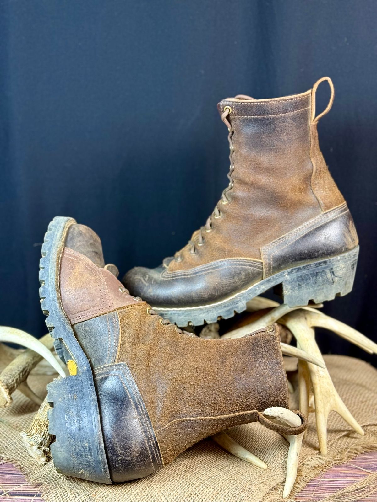 Photo by DocLineman on May 4, 2025 of the Nicks x Rose Anvil ND3 in Horween Brown Waxed Flesh & Seidel 1964 Brown.