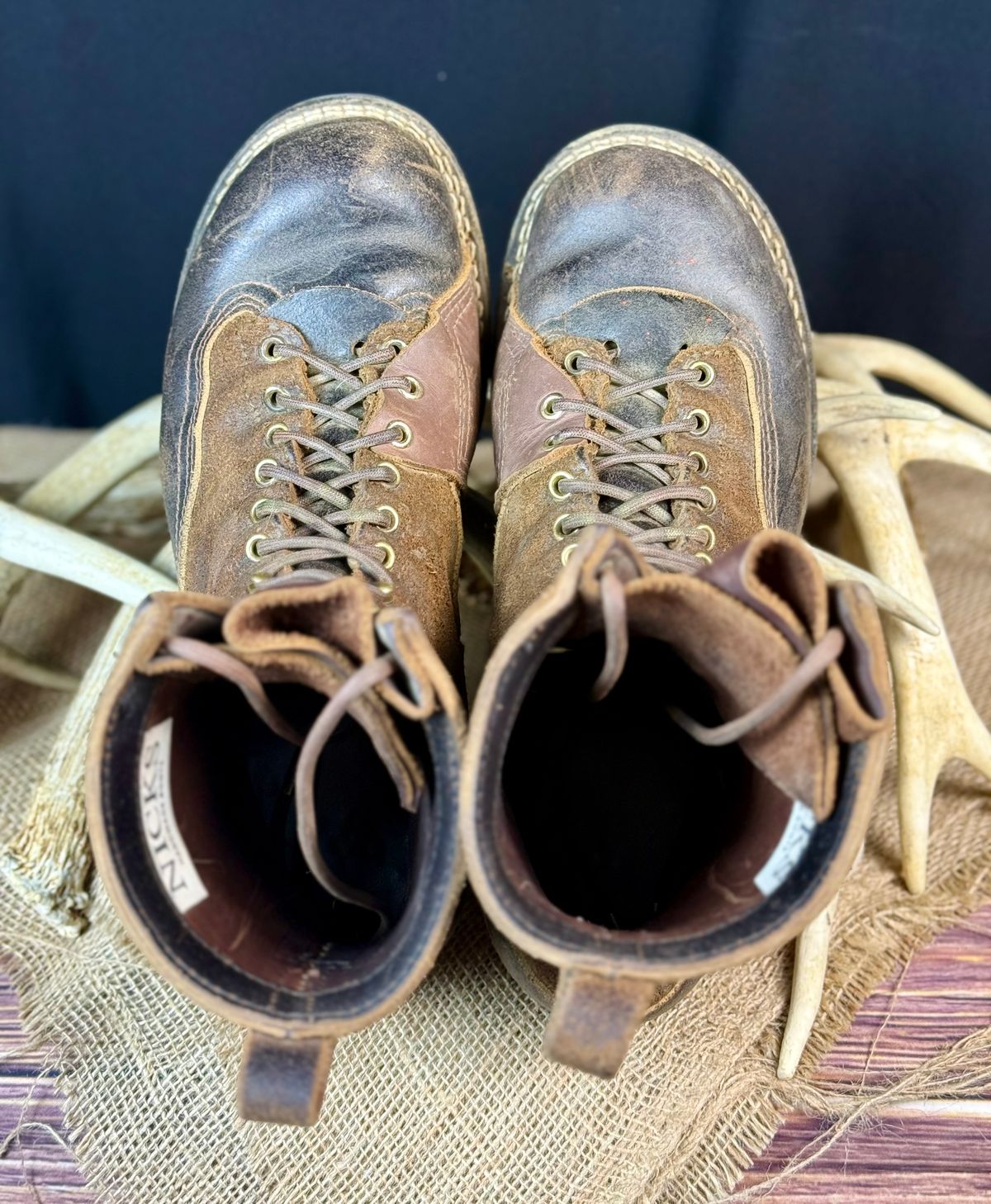 Photo by DocLineman on May 4, 2025 of the Nicks x Rose Anvil ND3 in Horween Brown Waxed Flesh & Seidel 1964 Brown.
