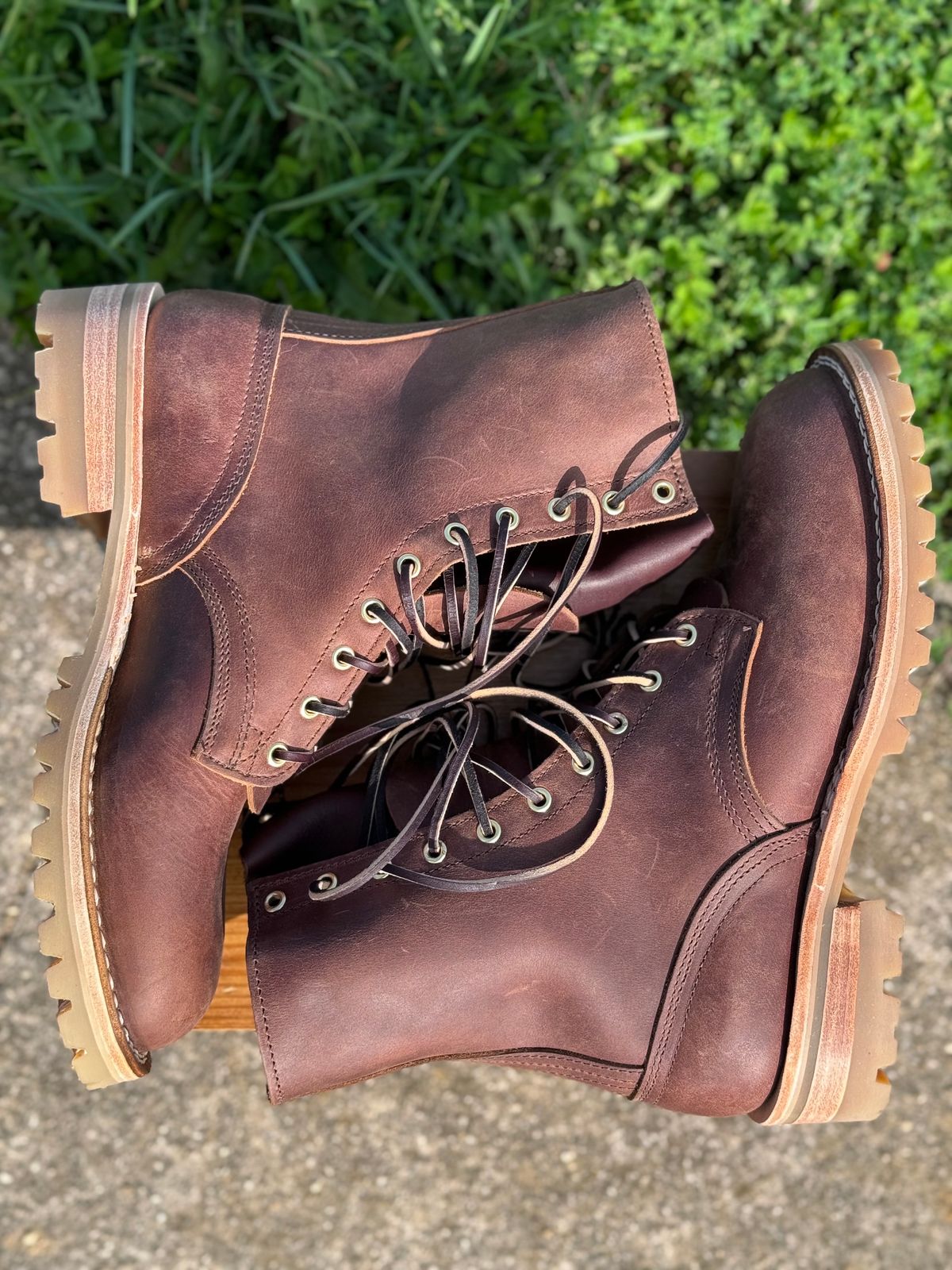 Photo by DocLineman on October 1, 2023 of the Nicks Overlander in Horween Whiskey Predator.