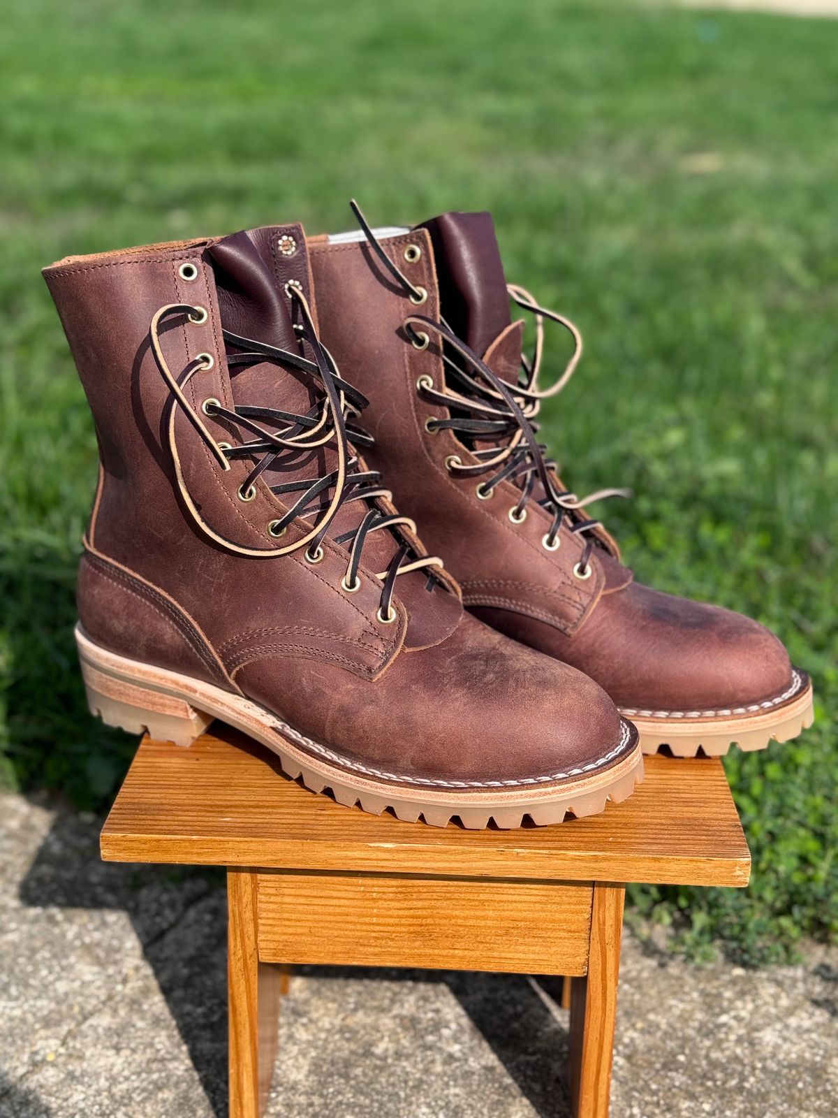 Photo by DocLineman on October 1, 2023 of the Nicks Overlander in Horween Whiskey Predator.