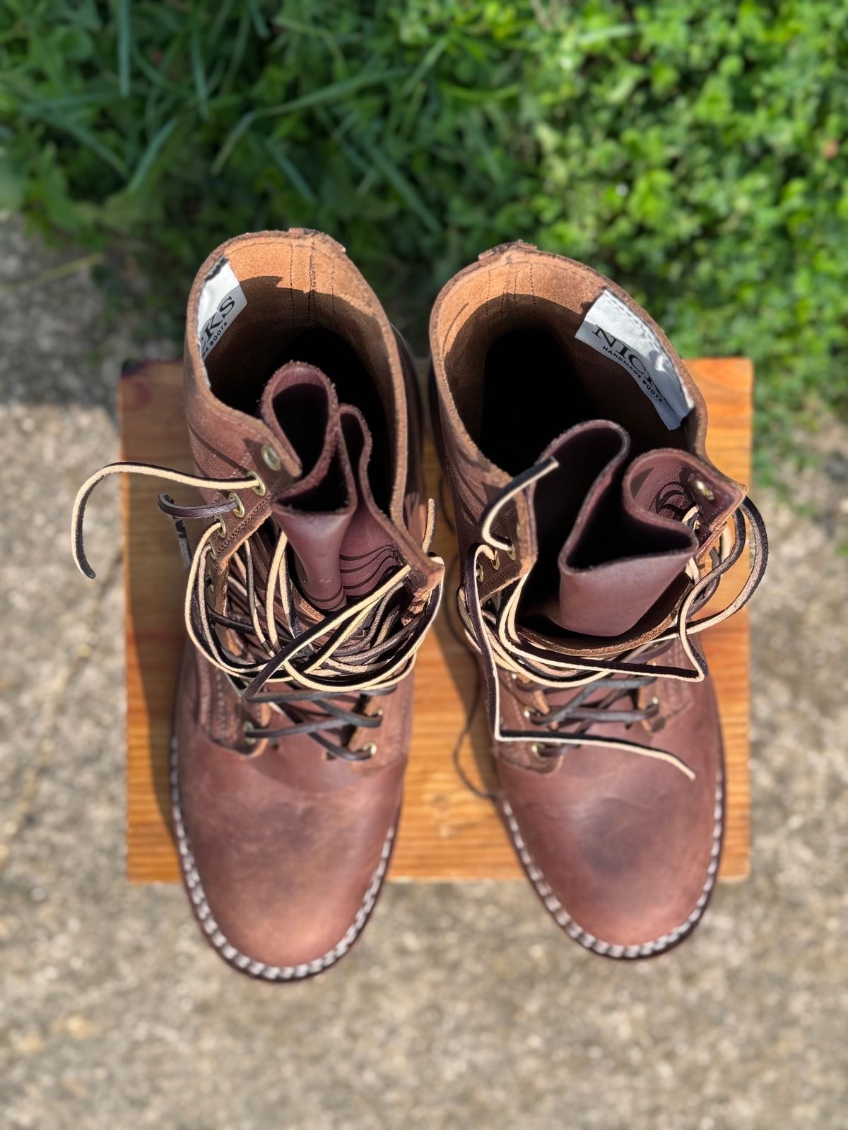 Photo by DocLineman on October 1, 2023 of the Nicks Overlander in Horween Whiskey Predator.