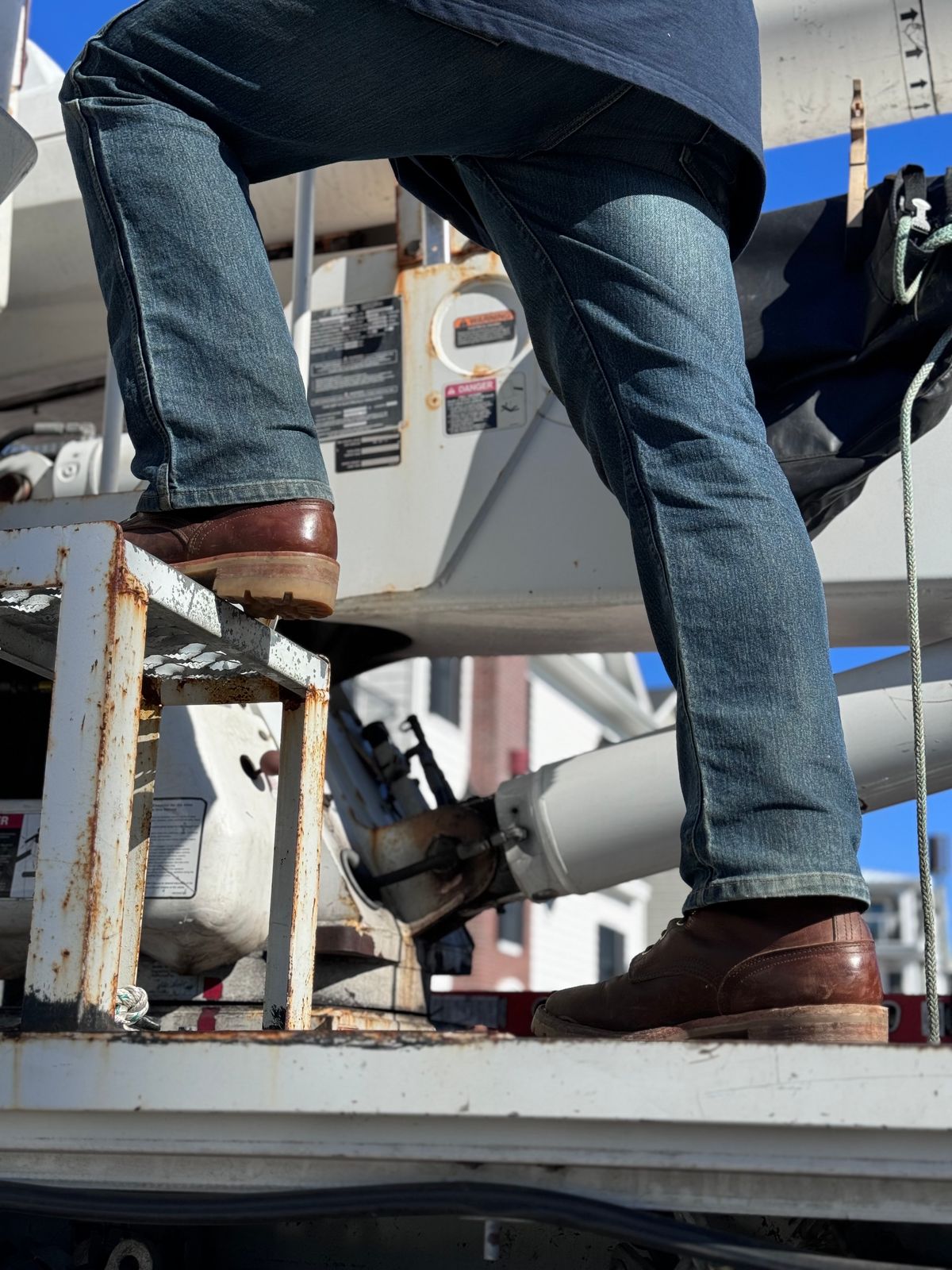 Photo by DocLineman on November 2, 2023 of the Nicks Overlander in Horween Whiskey Predator.
