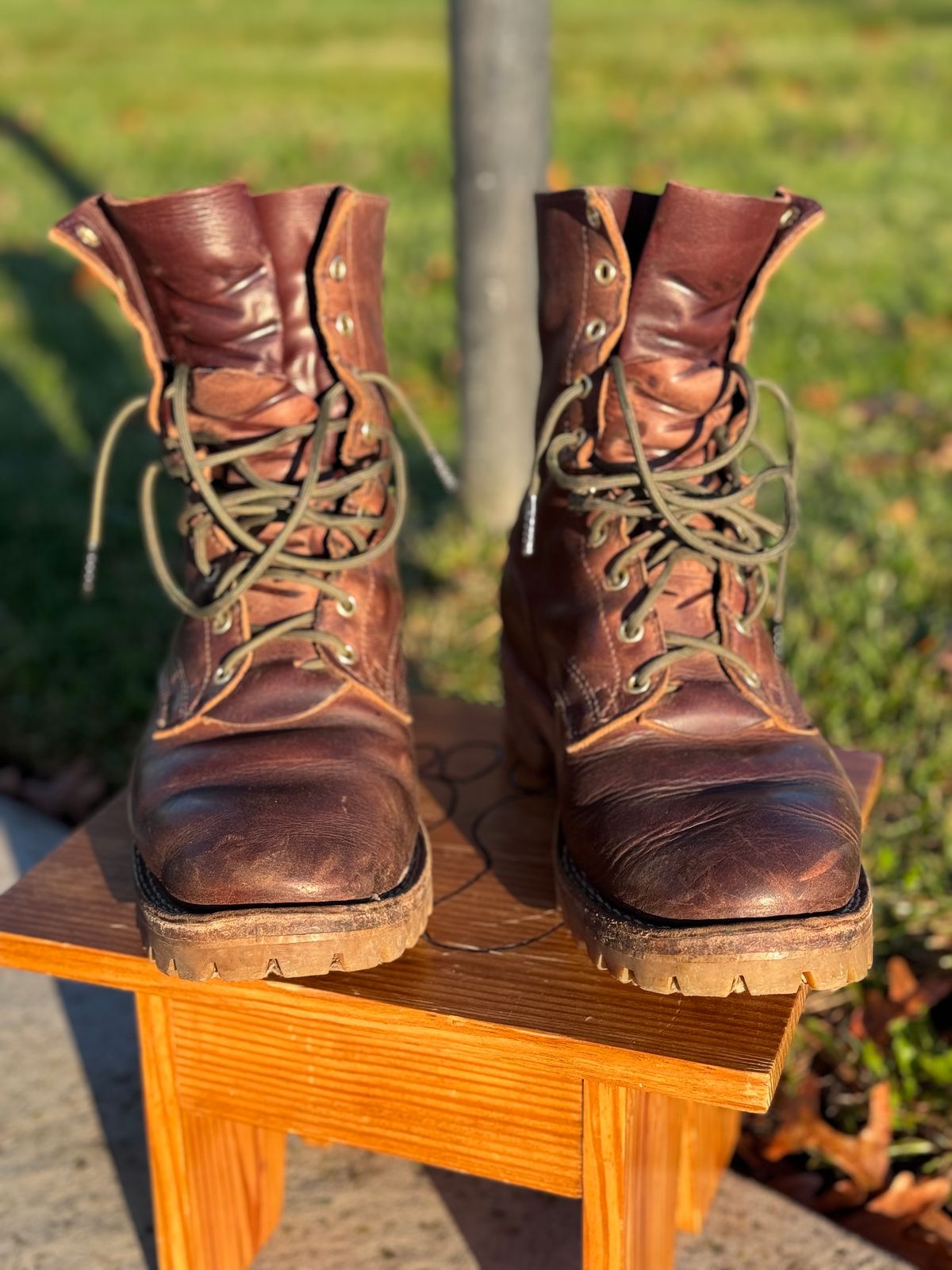 Photo by DocLineman on November 2, 2023 of the Nicks Overlander in Horween Whiskey Predator.