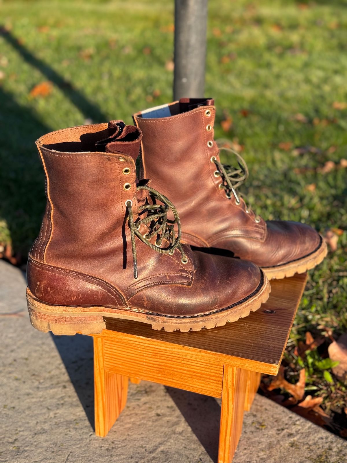 Photo by DocLineman on November 2, 2023 of the Nicks Overlander in Horween Whiskey Predator.