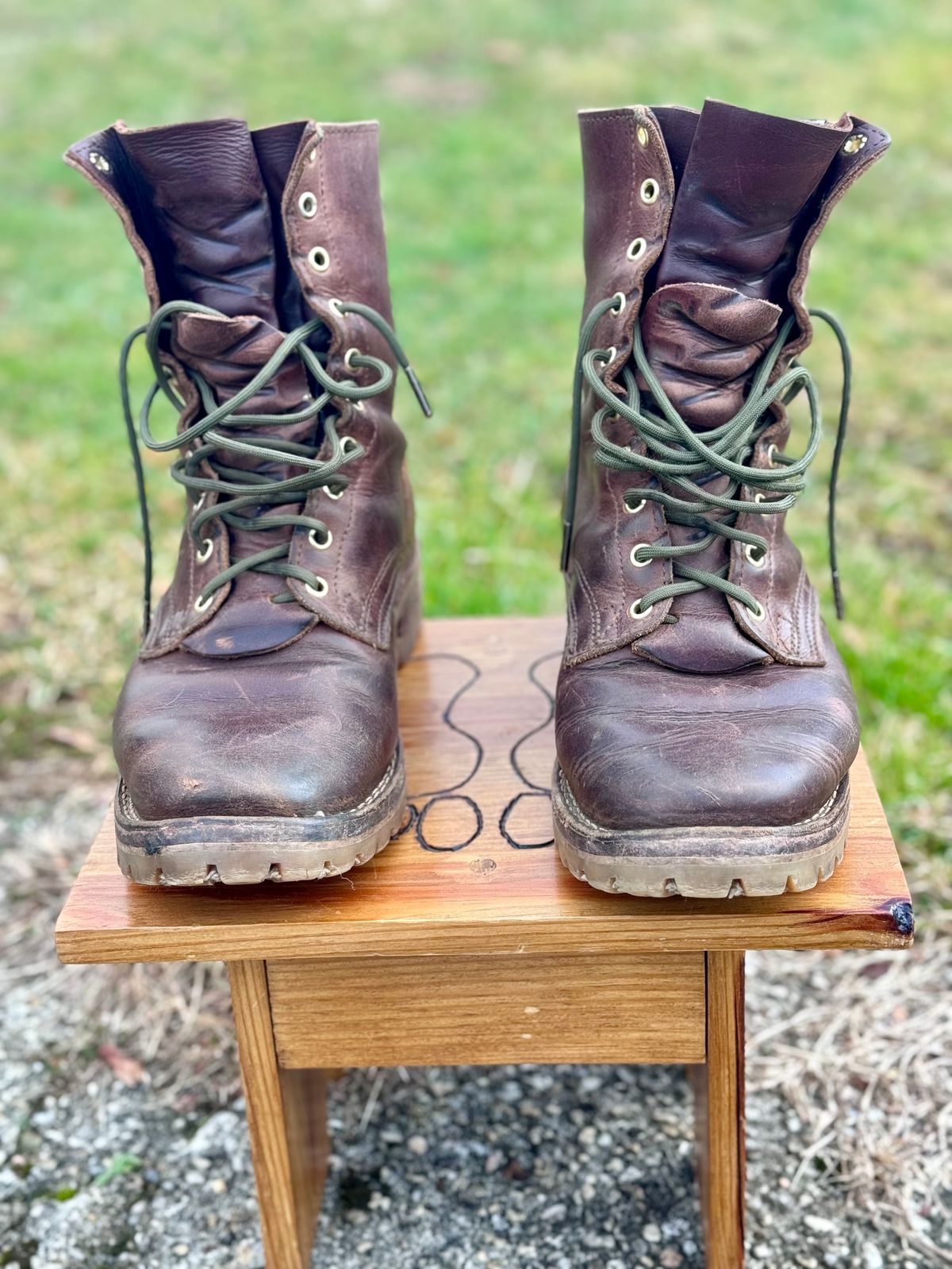 Photo by DocLineman on January 1, 2024 of the Nicks Overlander in Horween Whiskey Predator.