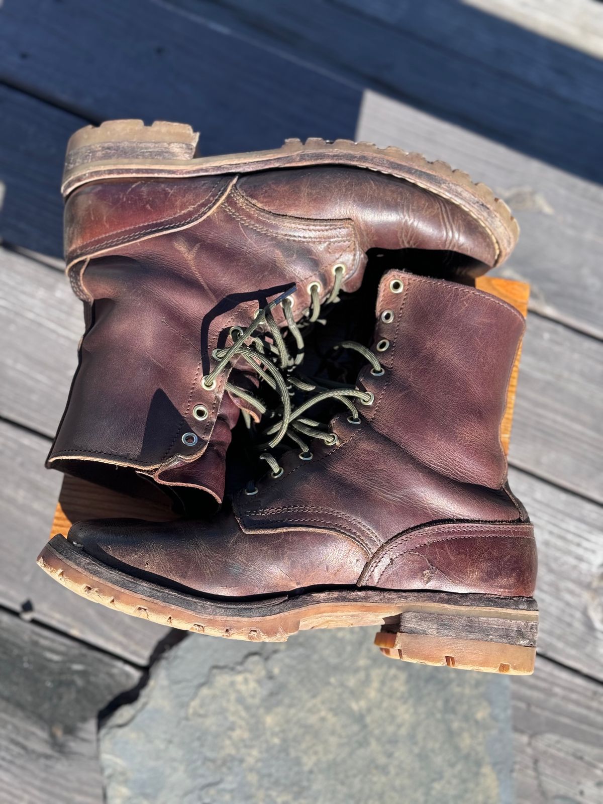 Photo by DocLineman on February 4, 2024 of the Nicks Overlander in Horween Whiskey Predator.