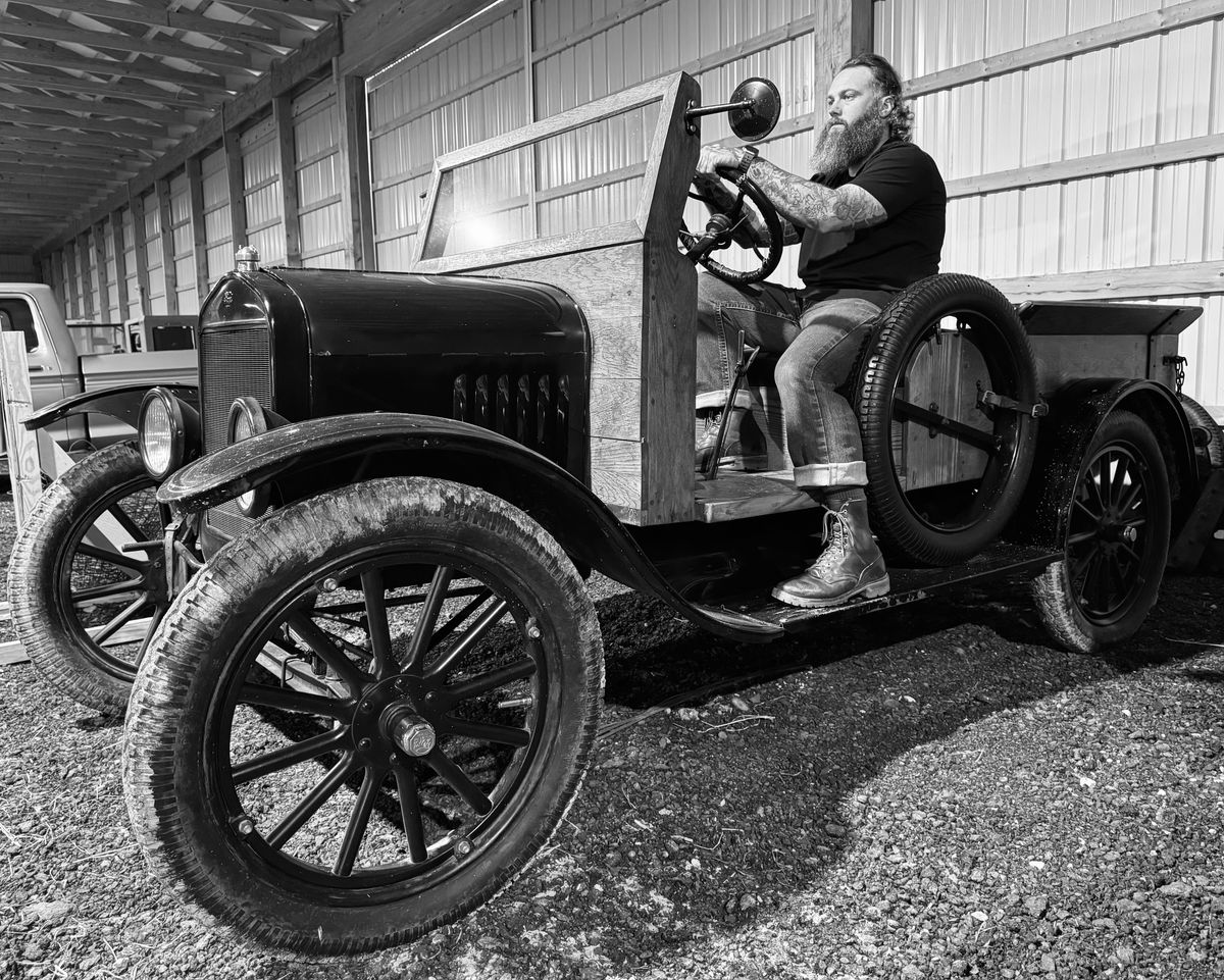 Photo by DocLineman on February 4, 2024 of the Nicks Overlander in Horween Whiskey Predator.