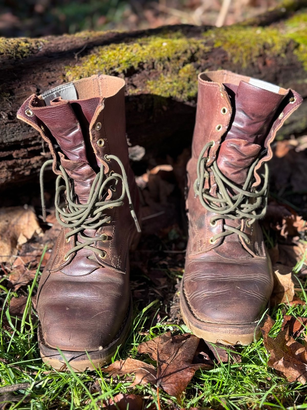 Photo by DocLineman on March 3, 2024 of the Nicks Overlander in Horween Whiskey Predator.