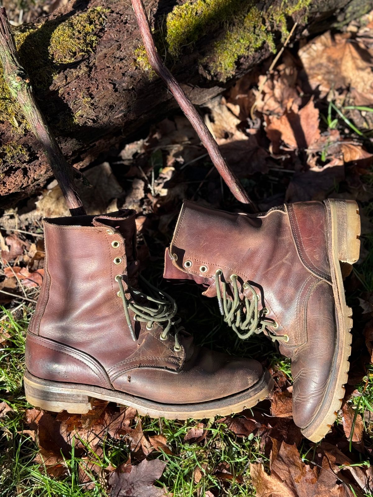 Photo by DocLineman on March 3, 2024 of the Nicks Overlander in Horween Whiskey Predator.