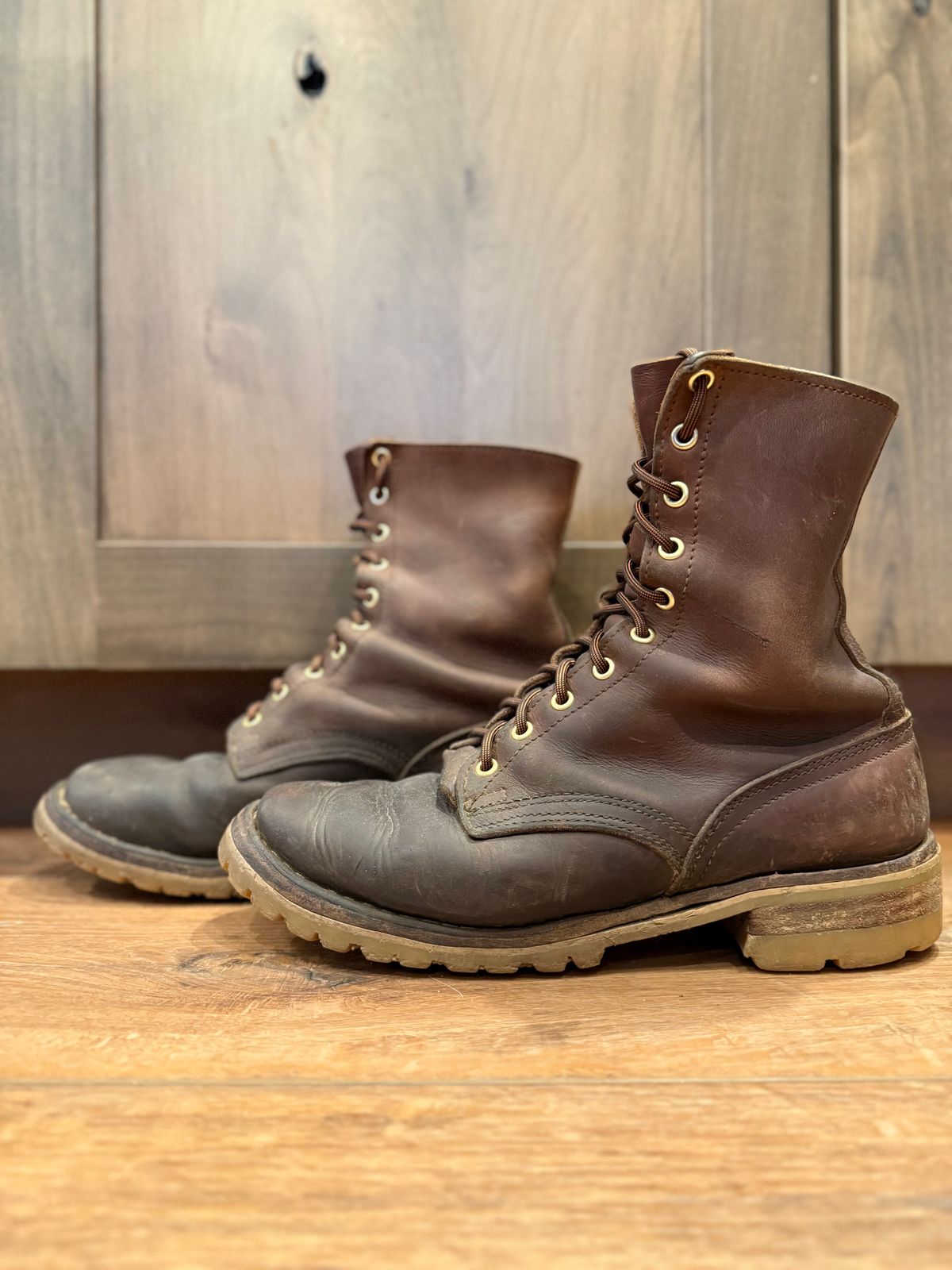 Photo by DocLineman on February 6, 2025 of the Nicks Overlander in Horween Whiskey Predator.