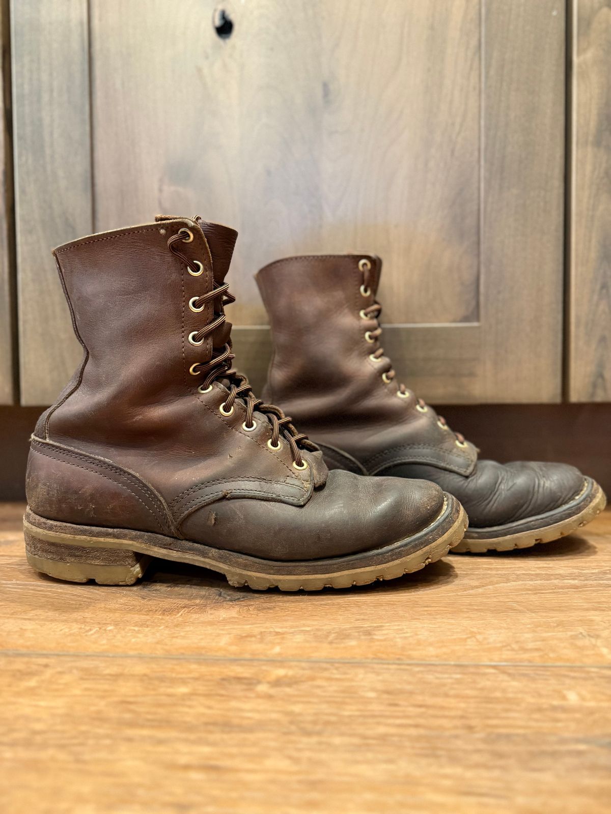 Photo by DocLineman on February 6, 2025 of the Nicks Overlander in Horween Whiskey Predator.