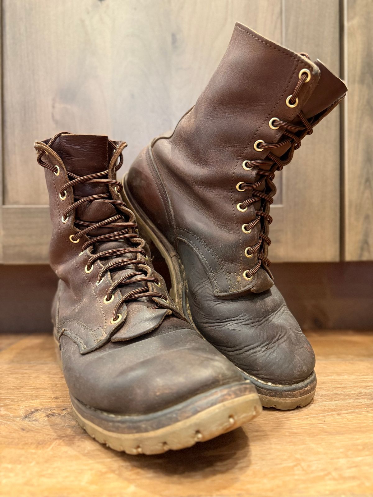 Photo by DocLineman on February 6, 2025 of the Nicks Overlander in Horween Whiskey Predator.