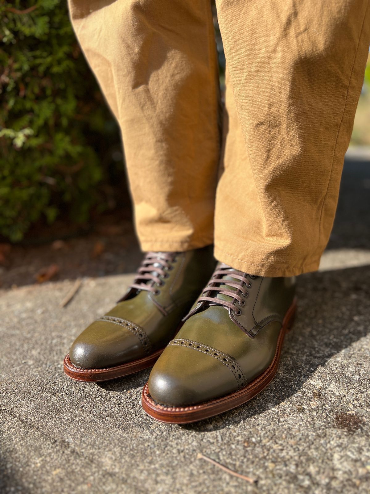 Photo by JupiterIsBeautiful on October 2, 2022 of the Alden Perforated Cap Toe Boot in Horween Old Bronze Shell Cordovan.
