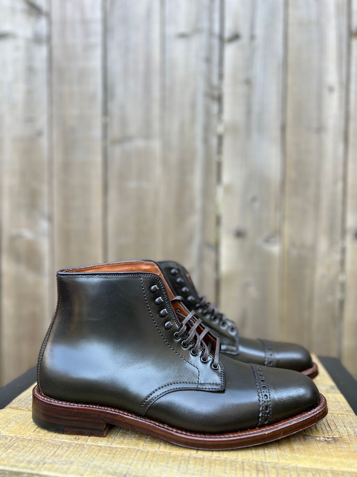 Photo by JupiterIsBeautiful on October 2, 2022 of the Alden Perforated Cap Toe Boot in Horween Old Bronze Shell Cordovan.
