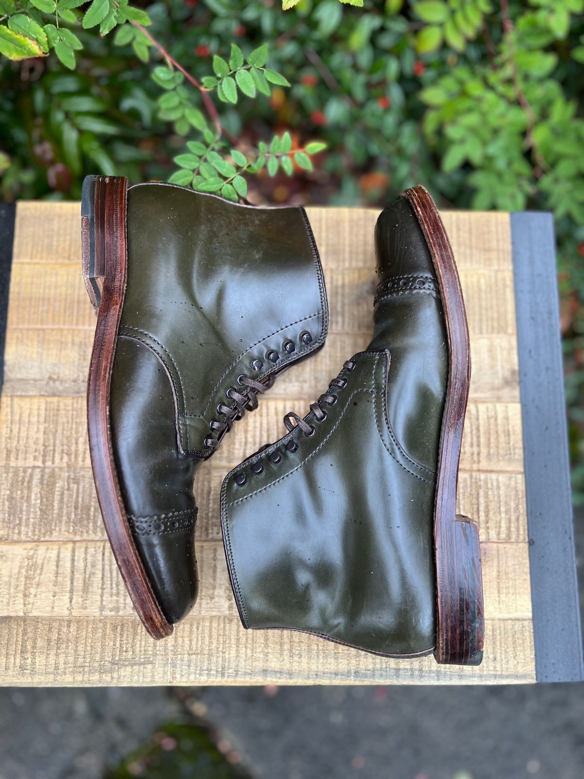 Photo by JupiterIsBeautiful on November 4, 2022 of the Alden Perforated Cap Toe Boot in Horween Old Bronze Shell Cordovan.
