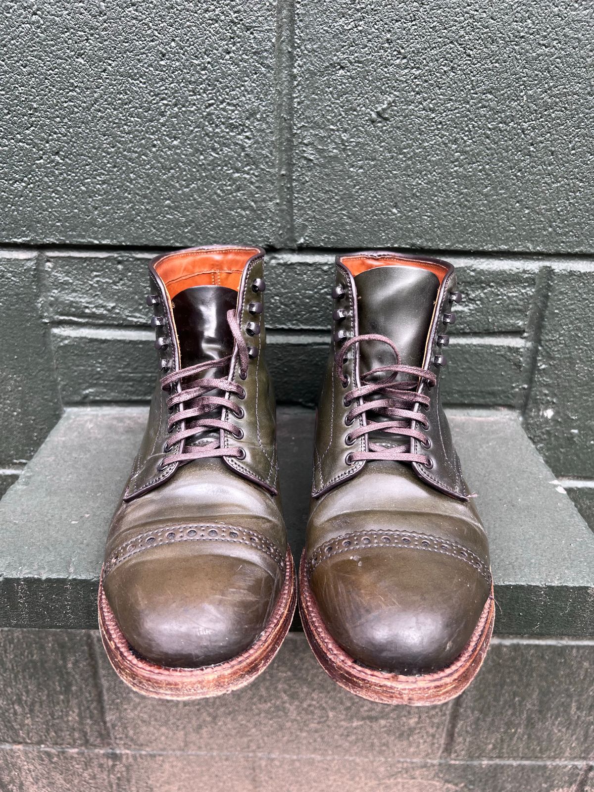 Photo by JupiterIsBeautiful on December 3, 2022 of the Alden Perforated Cap Toe Boot in Horween Old Bronze Shell Cordovan.