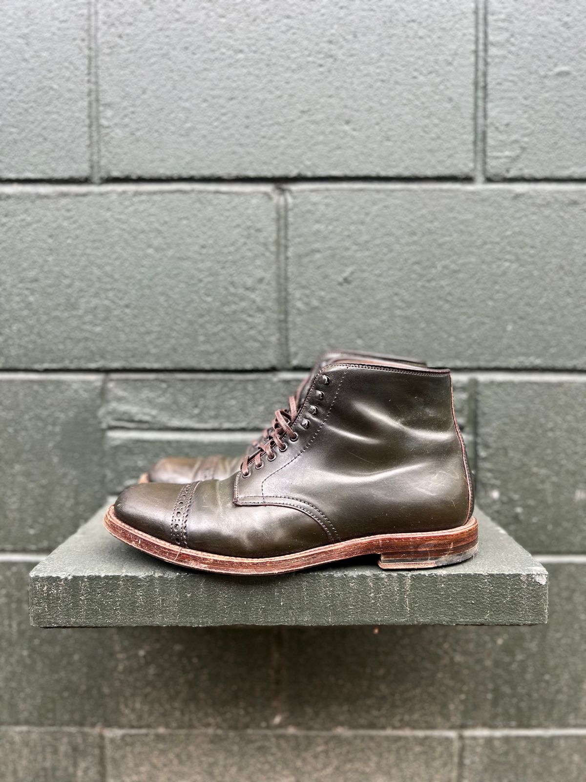 Photo by JupiterIsBeautiful on December 3, 2022 of the Alden Perforated Cap Toe Boot in Horween Old Bronze Shell Cordovan.