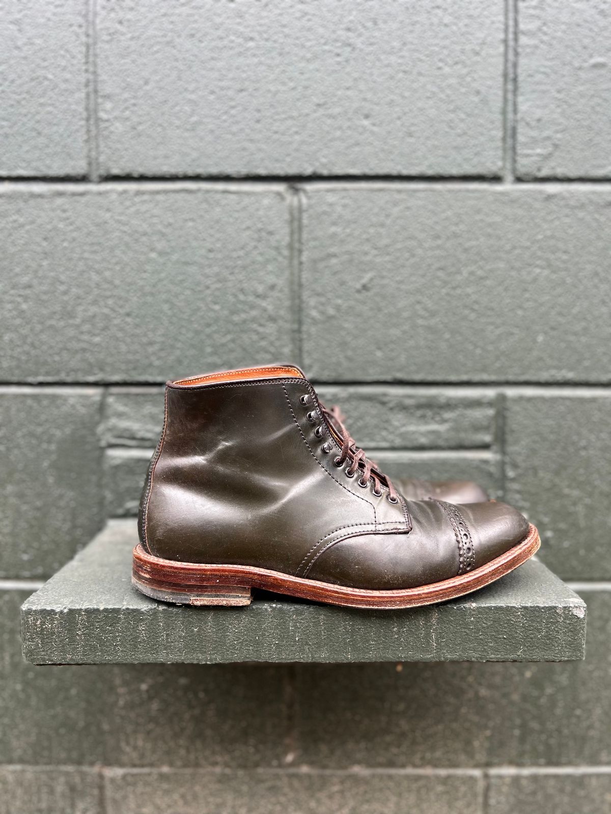 Photo by JupiterIsBeautiful on December 3, 2022 of the Alden Perforated Cap Toe Boot in Horween Old Bronze Shell Cordovan.