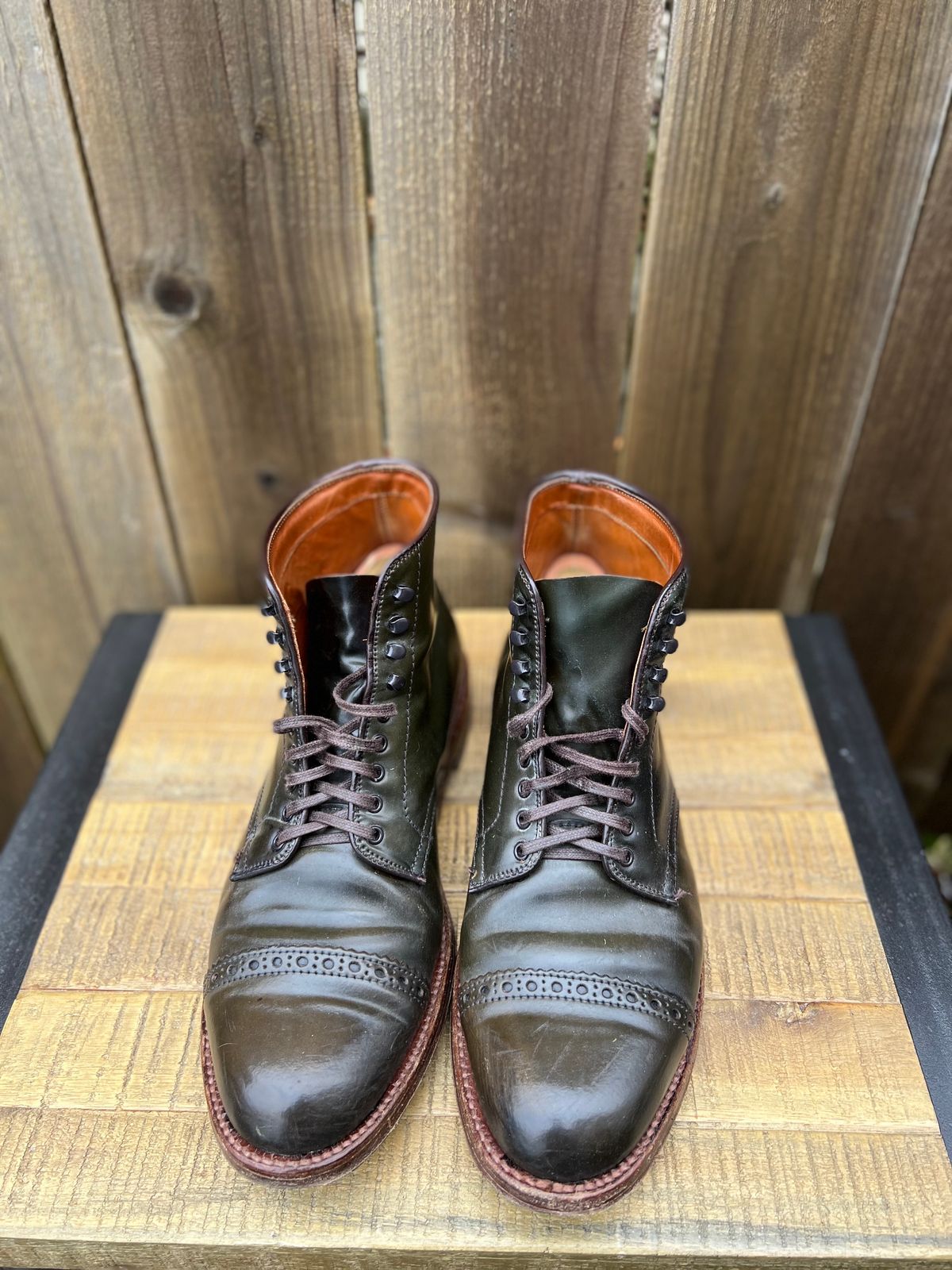 Photo by JupiterIsBeautiful on March 4, 2023 of the Alden Perforated Cap Toe Boot in Horween Old Bronze Shell Cordovan.