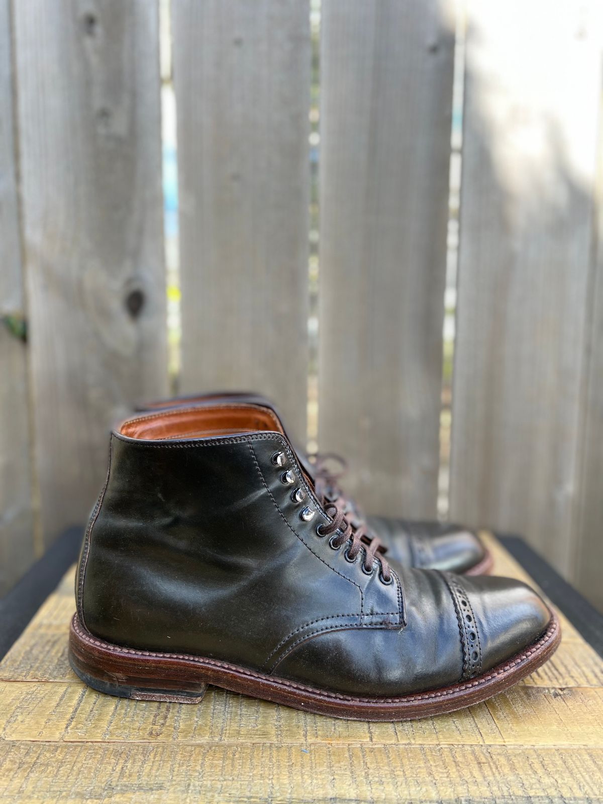 Photo by JupiterIsBeautiful on April 3, 2023 of the Alden Perforated Cap Toe Boot in Horween Old Bronze Shell Cordovan.