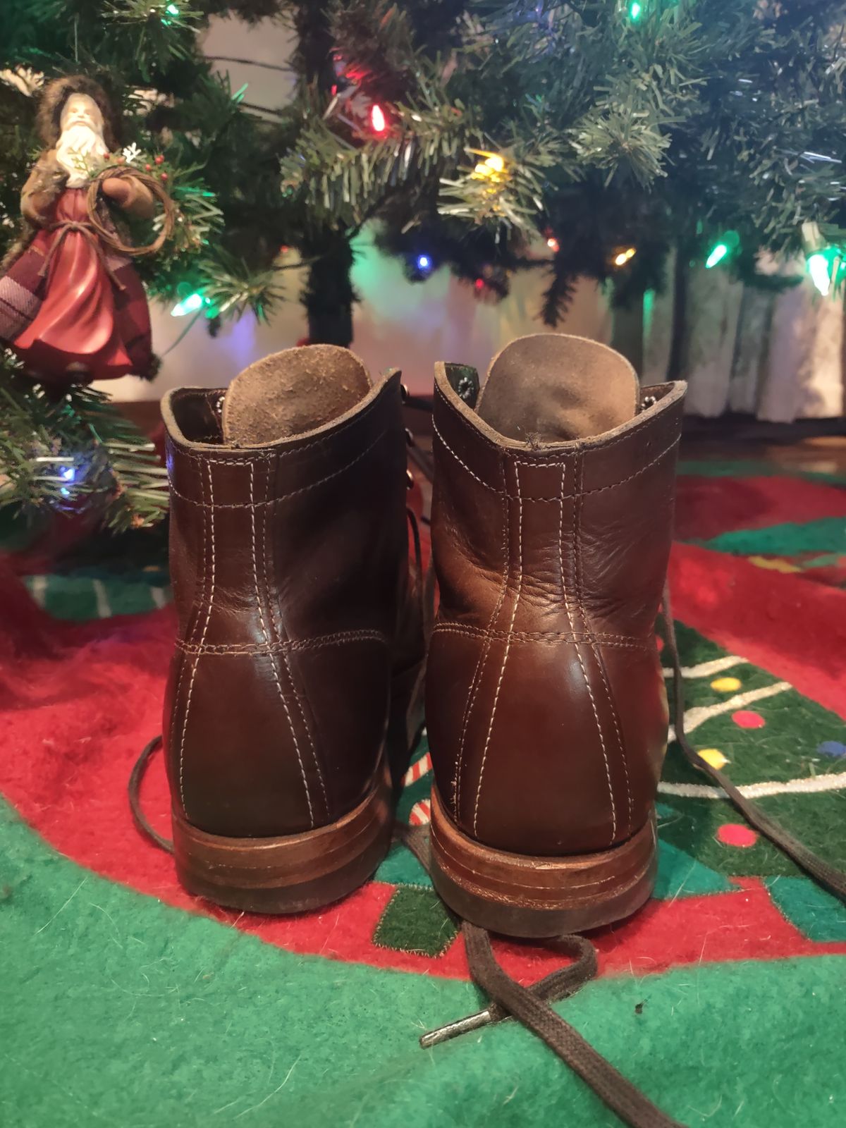 Photo by professorsartorial on January 1, 2024 of the Wolverine 1000 Mile Plain-Toe Boot in Horween Brown Chromexcel.