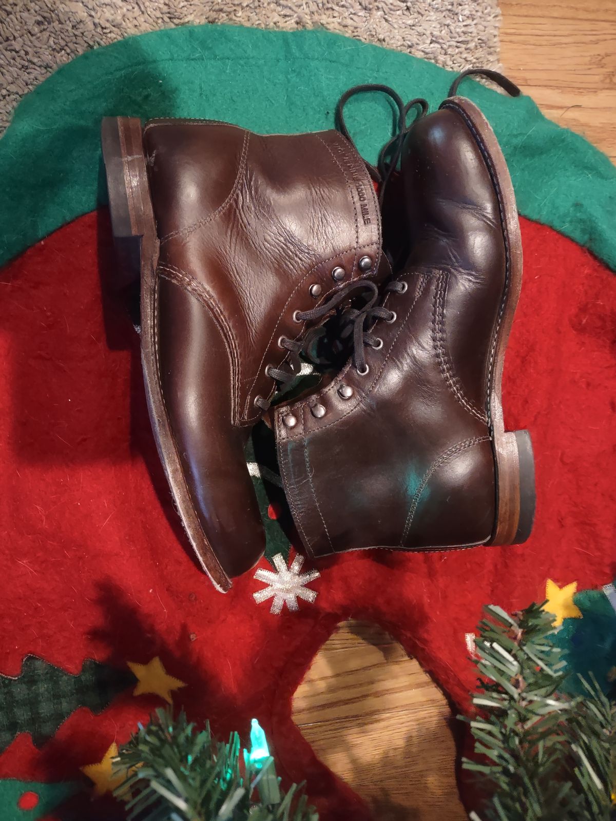 Photo by professorsartorial on January 1, 2024 of the Wolverine 1000 Mile Plain-Toe Boot in Horween Brown Chromexcel.