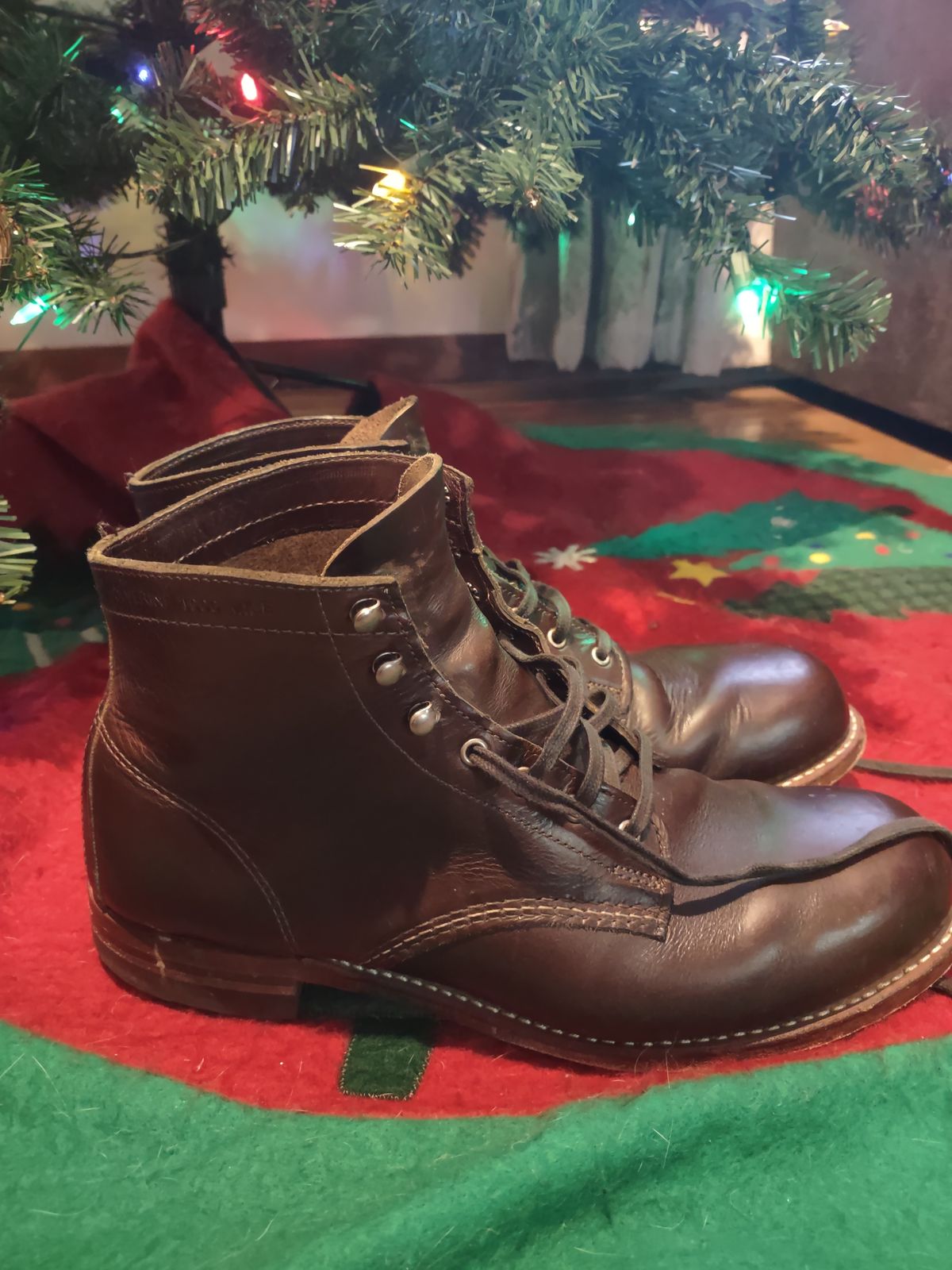 Photo by professorsartorial on January 1, 2024 of the Wolverine 1000 Mile Plain-Toe Boot in Horween Brown Chromexcel.