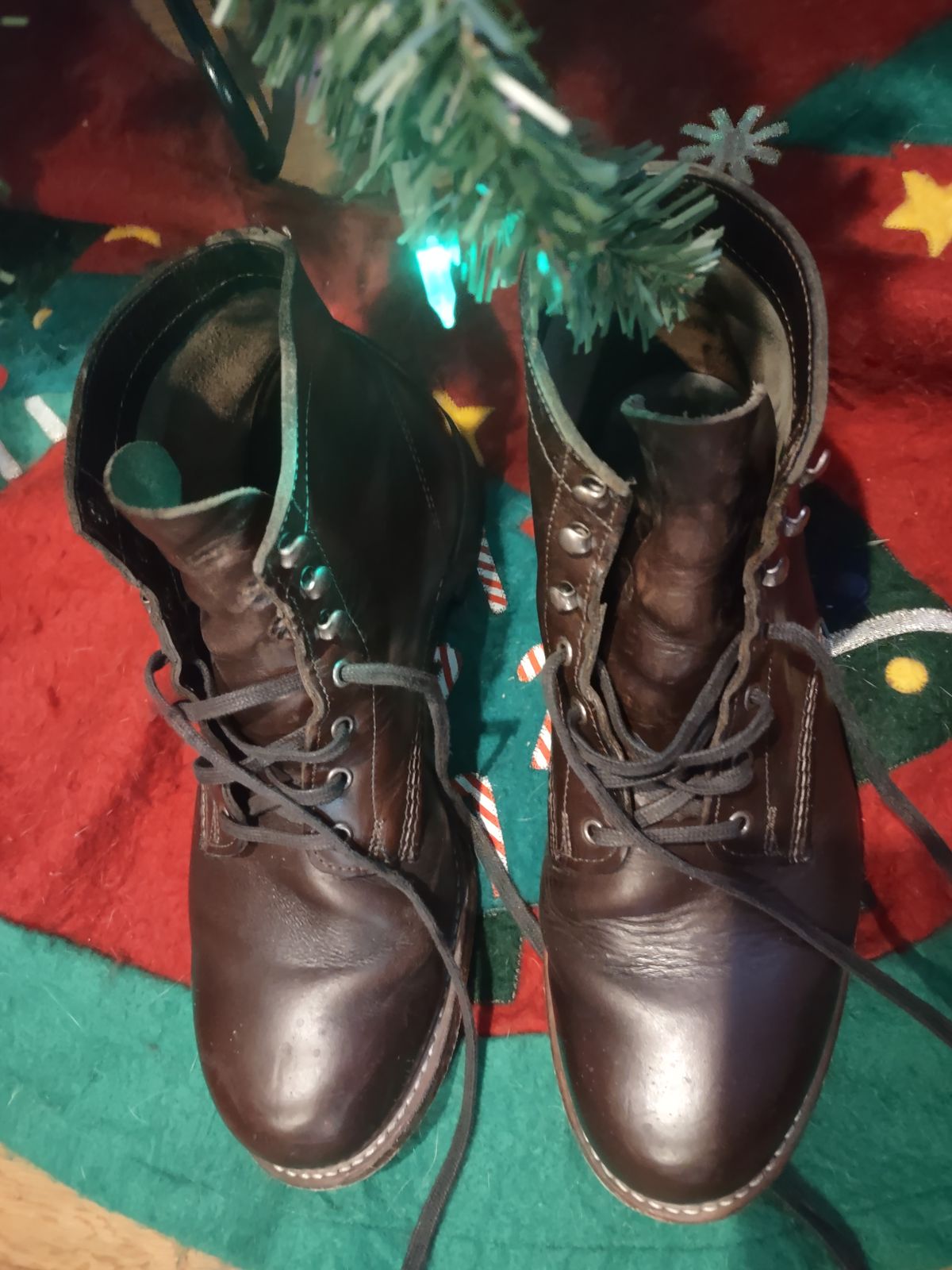 Photo by professorsartorial on January 1, 2024 of the Wolverine 1000 Mile Plain-Toe Boot in Horween Brown Chromexcel.