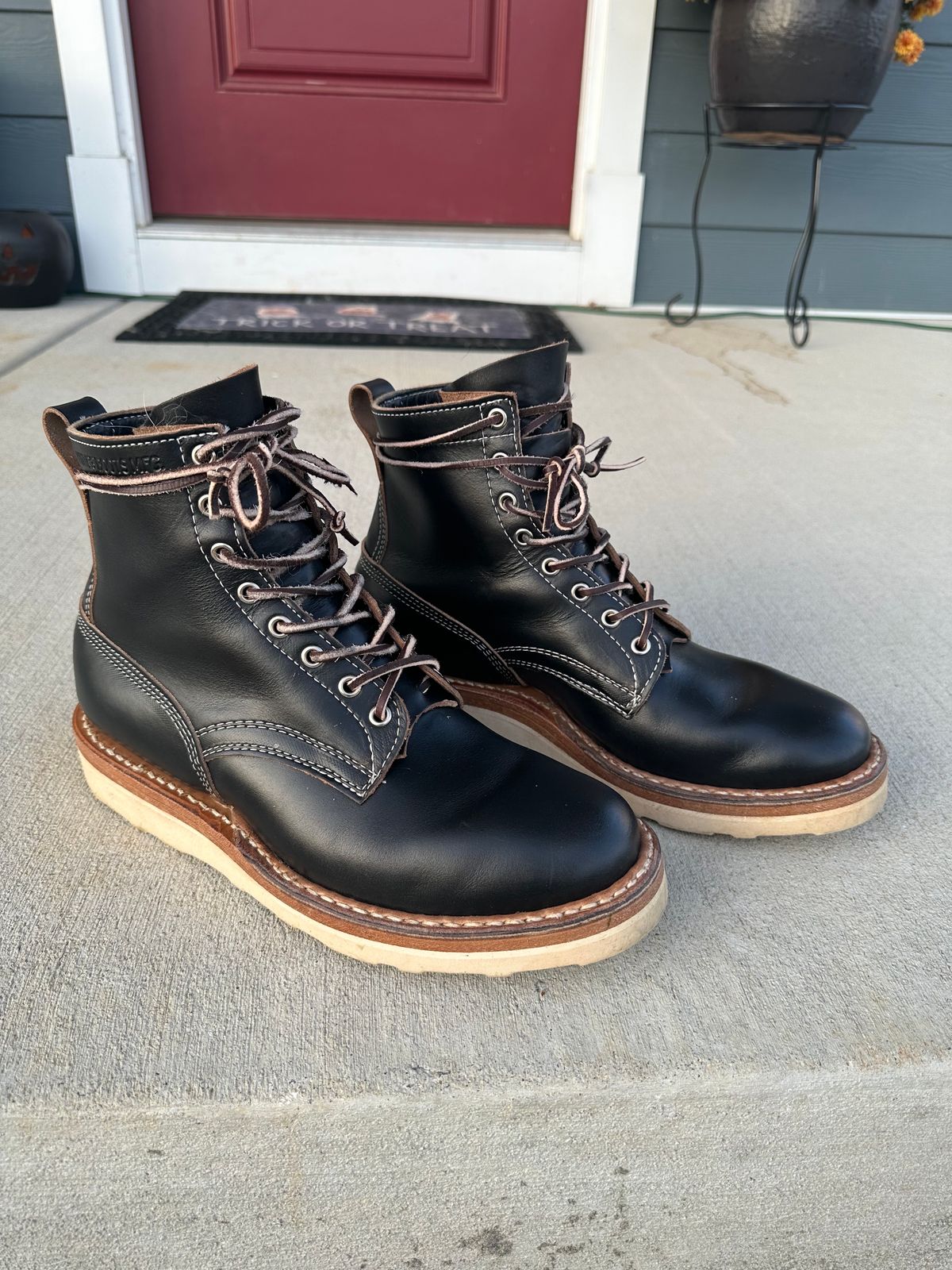 Photo by DexterityDev on November 2, 2023 of the White's 350 Cruiser in Horween Black Chromexcel.