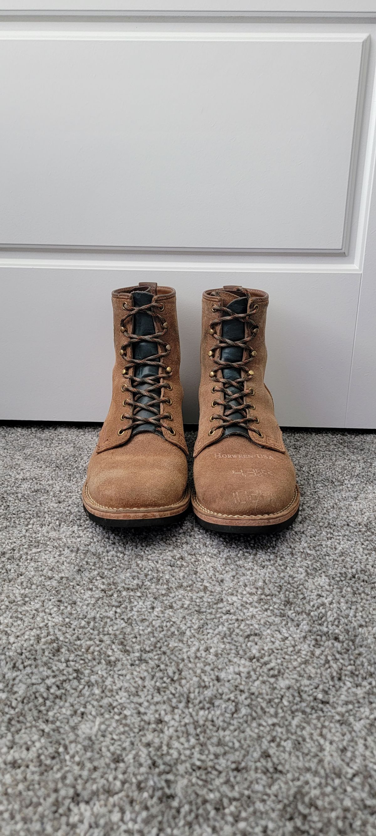 Photo by DexterityDev on February 2, 2023 of the Wesco Hendrik in Horween Natural Chromexcel Horsehide Roughout.