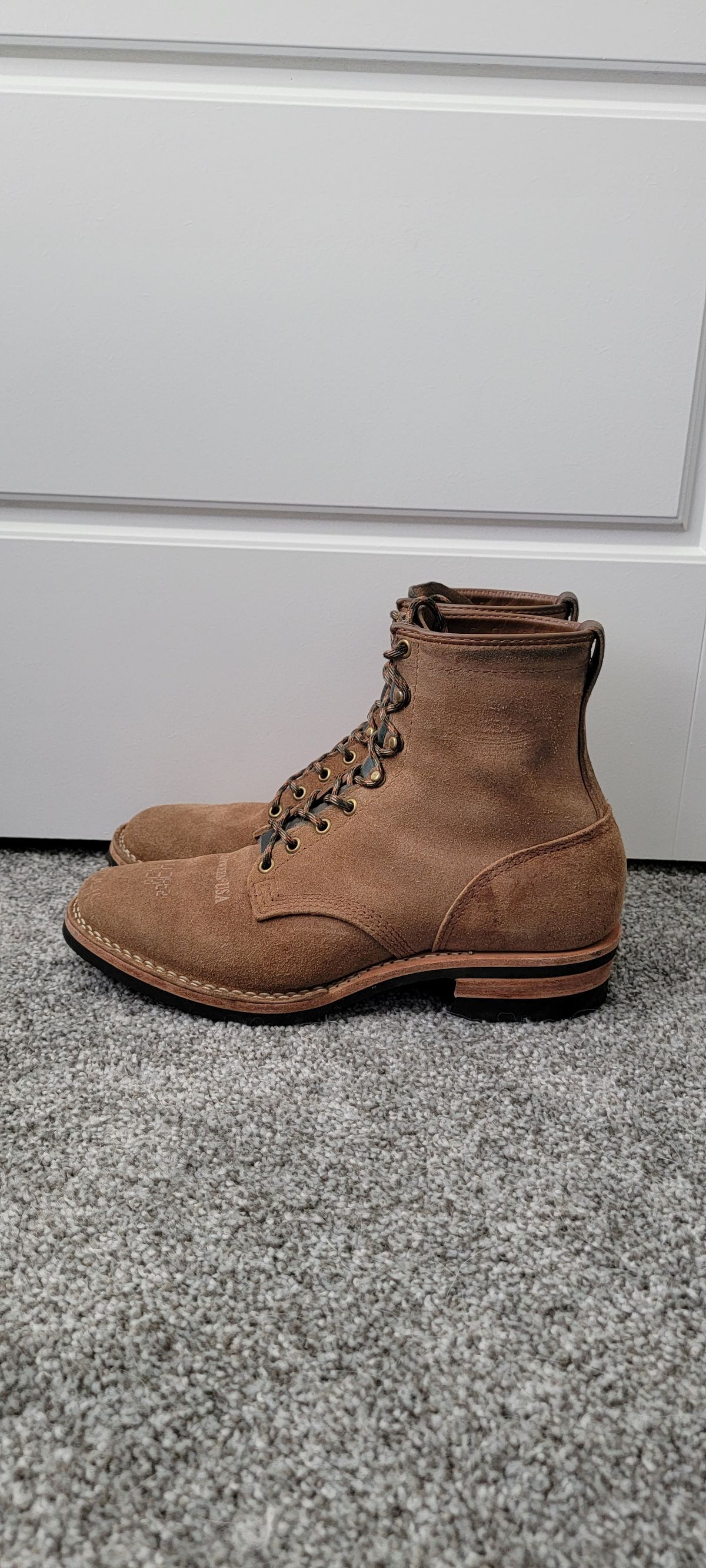 Photo by DexterityDev on February 2, 2023 of the Wesco Hendrik in Horween Natural Chromexcel Horsehide Roughout.