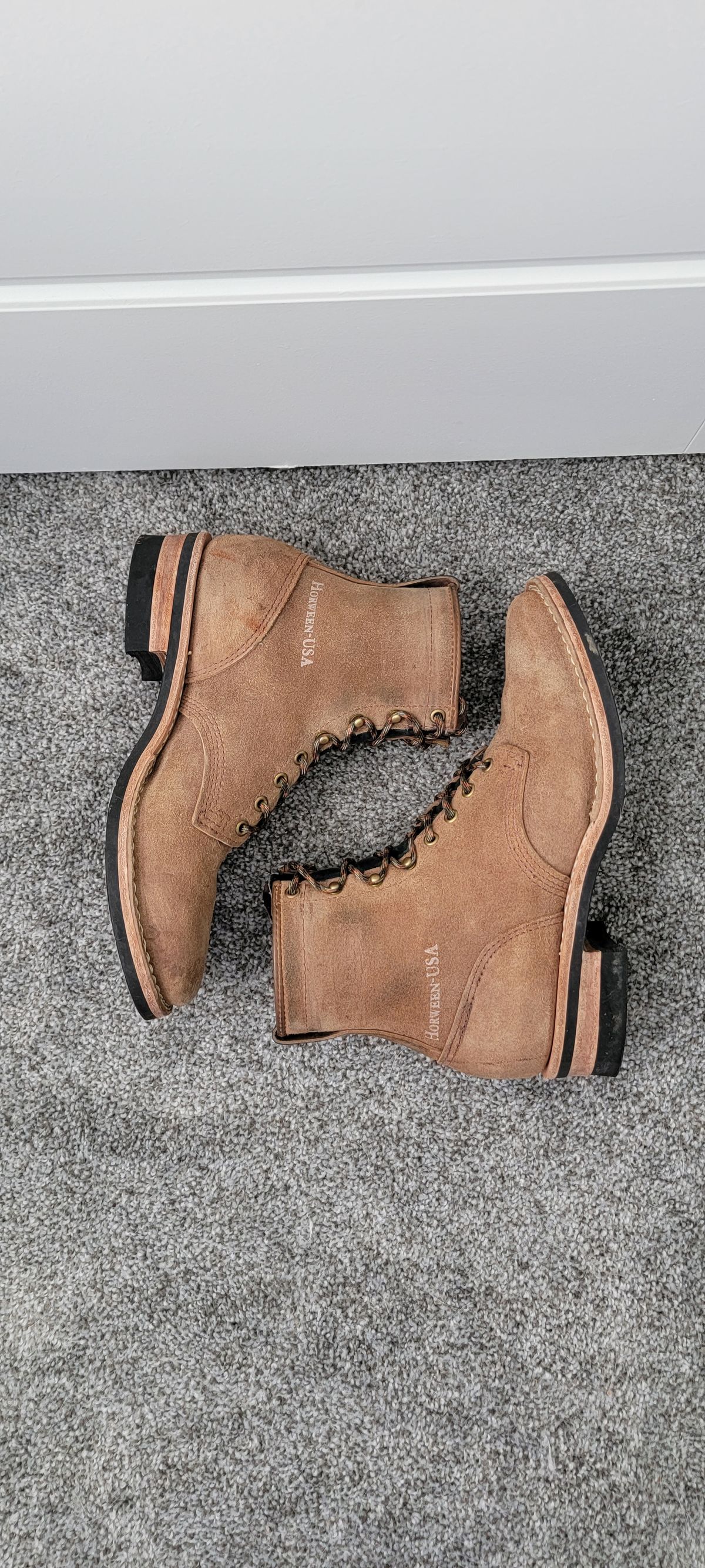 Photo by DexterityDev on February 2, 2023 of the Wesco Hendrik in Horween Natural Chromexcel Horsehide Roughout.