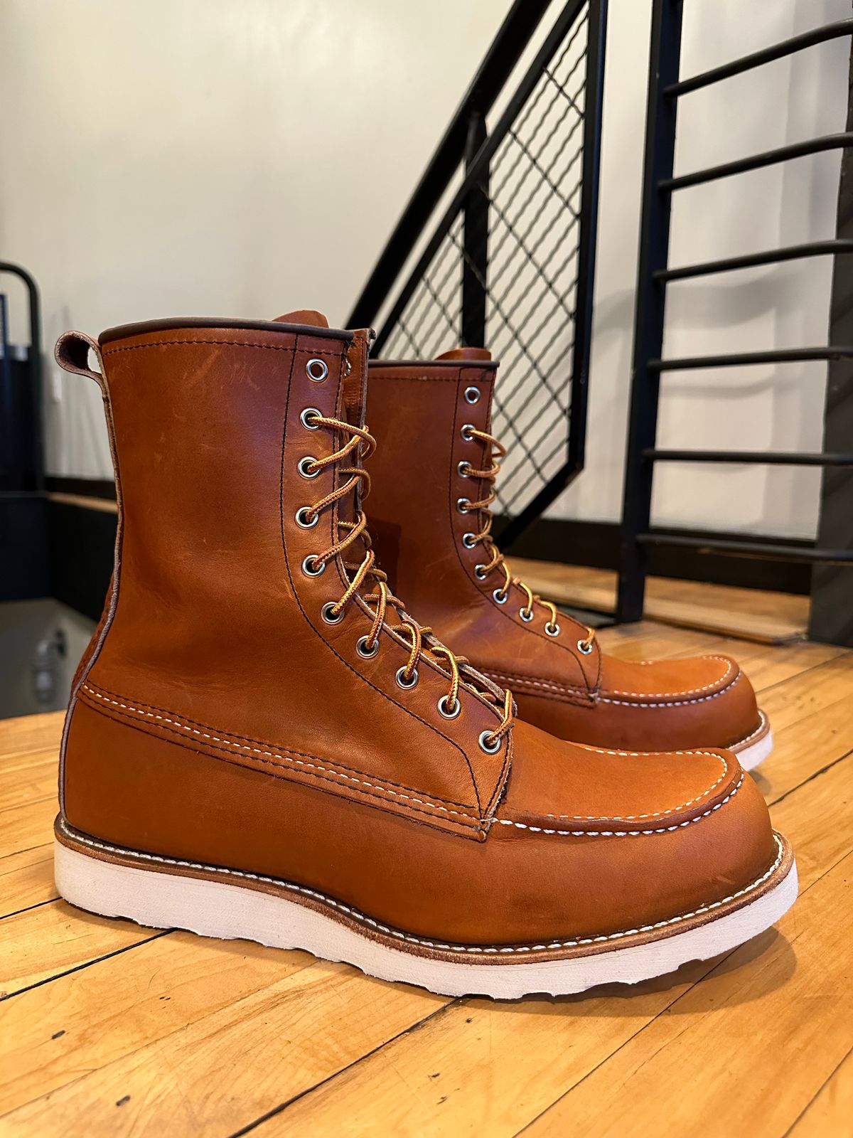 Photo by RoseAnvil_Dallin on October 13, 2022 of the Red Wing 8-Inch Classic Moc in S.B. Foot Oro Legacy.