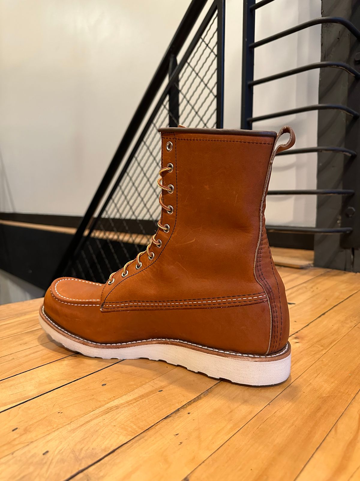Photo by RoseAnvil_Dallin on October 13, 2022 of the Red Wing 8-Inch Classic Moc in S.B. Foot Oro Legacy.
