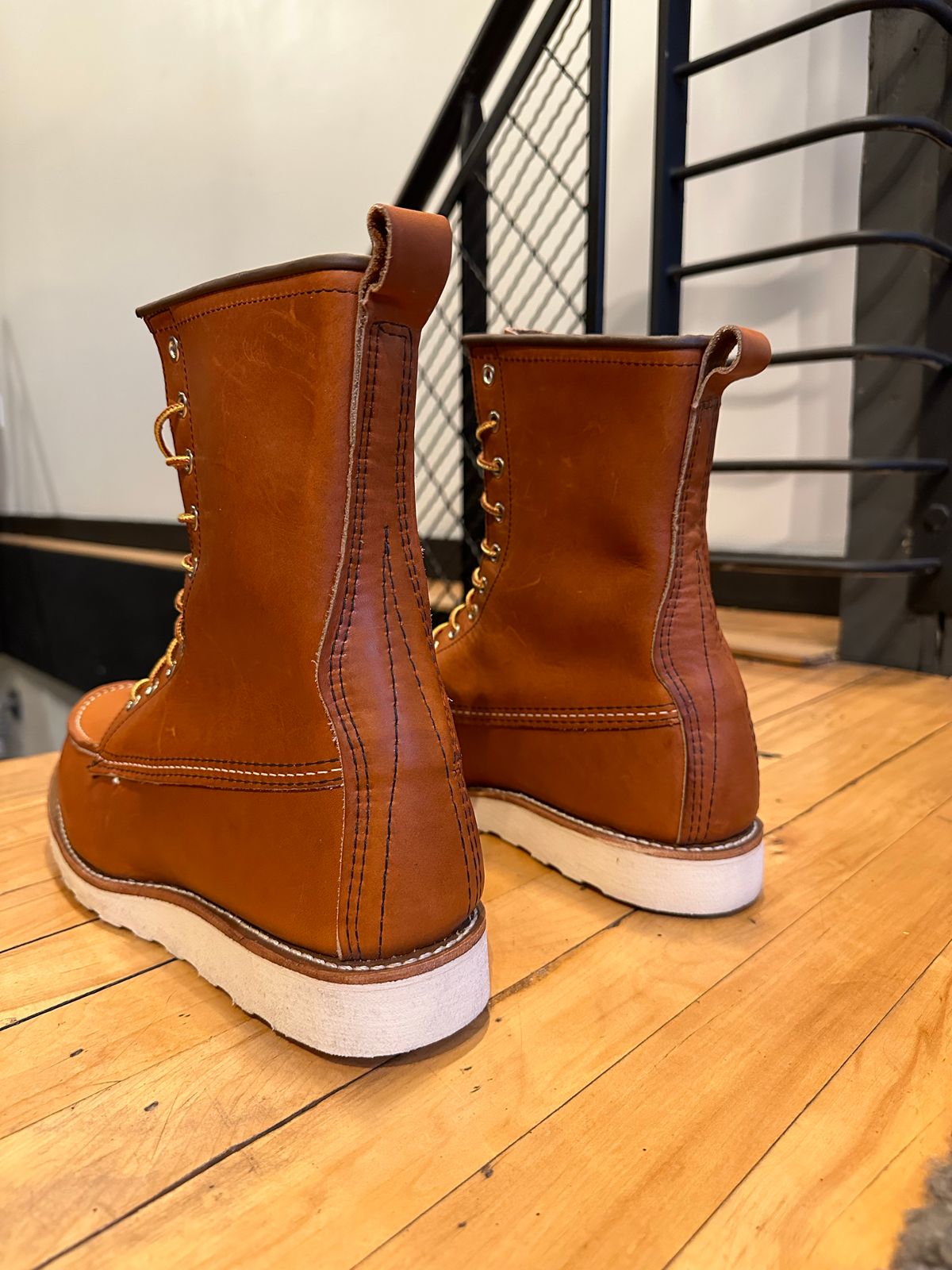 Photo by RoseAnvil_Dallin on October 13, 2022 of the Red Wing 8-Inch Classic Moc in S.B. Foot Oro Legacy.