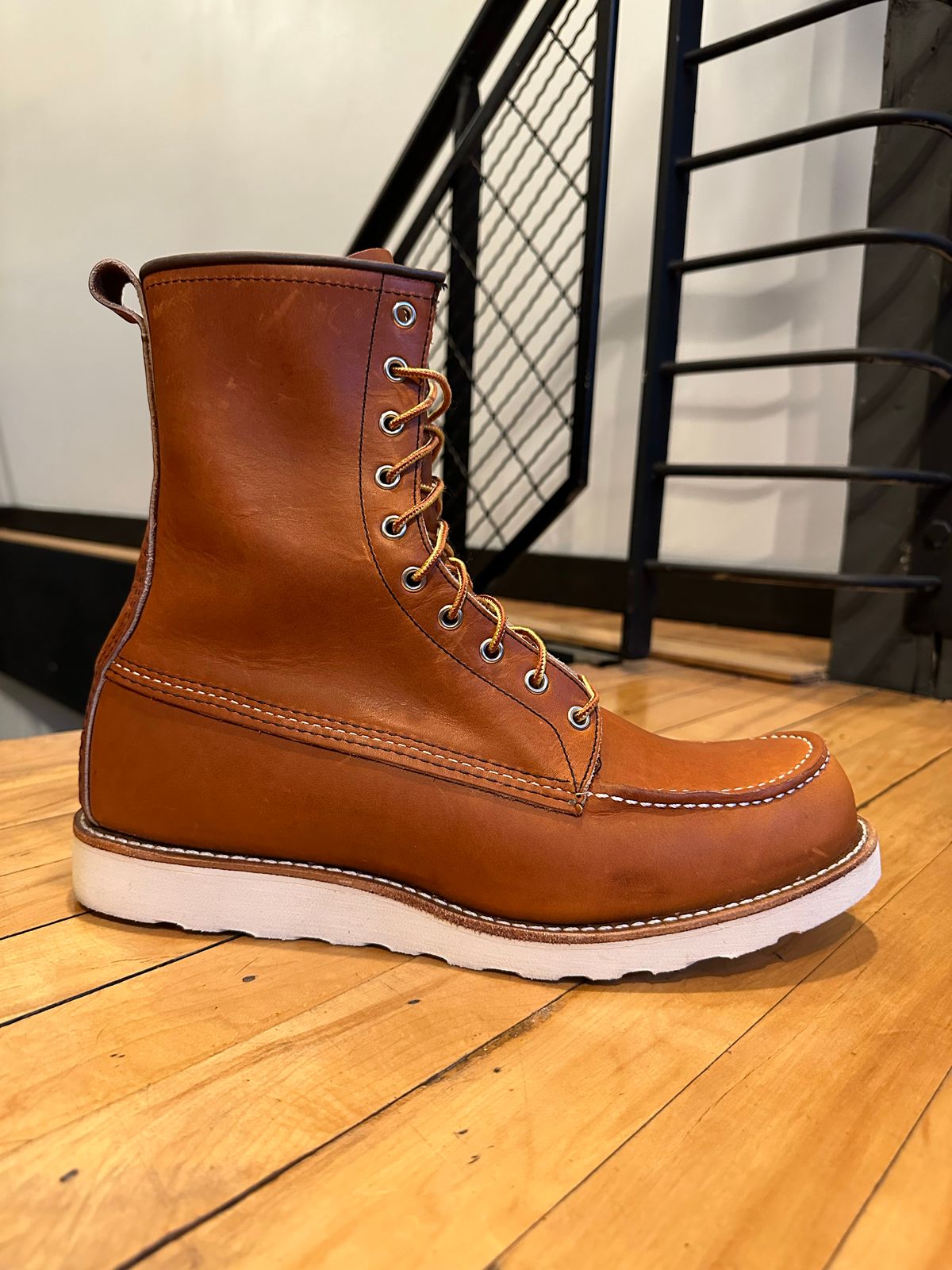 Photo by RoseAnvil_Dallin on October 13, 2022 of the Red Wing 8-Inch Classic Moc in S.B. Foot Oro Legacy.