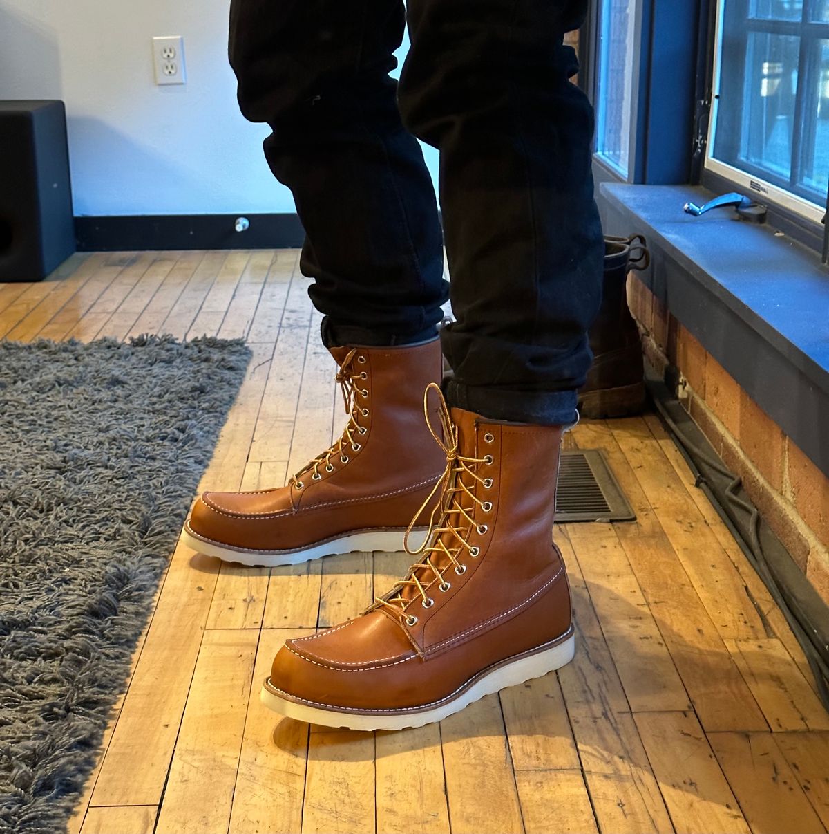 Photo by RoseAnvil_Dallin on October 13, 2022 of the Red Wing 8-Inch Classic Moc in S.B. Foot Oro Legacy.