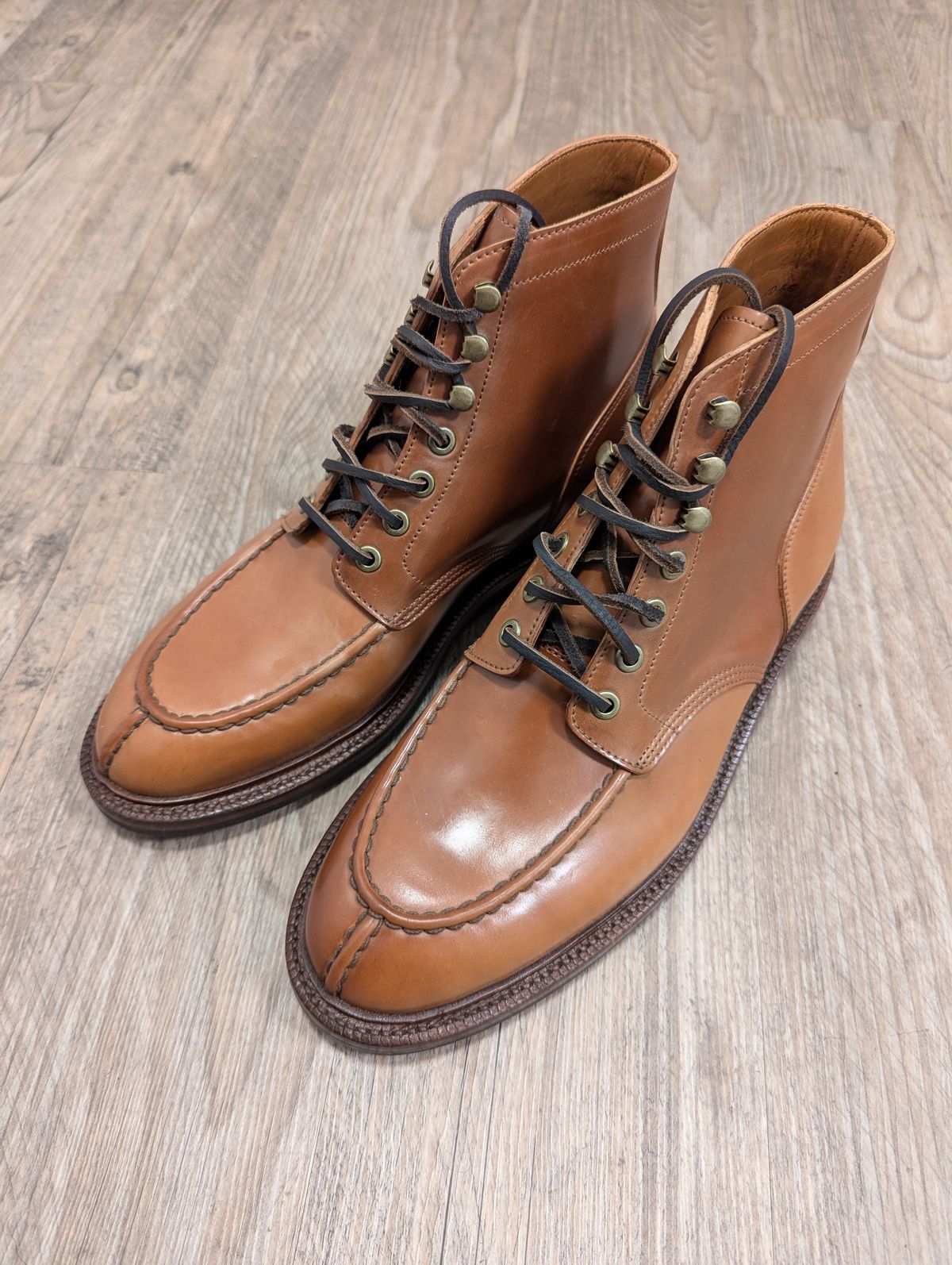 Photo by chorizohowitzer on December 18, 2024 of the Grant Stone Ottawa Boot in Horween Honey Glazed Shell Cordovan.