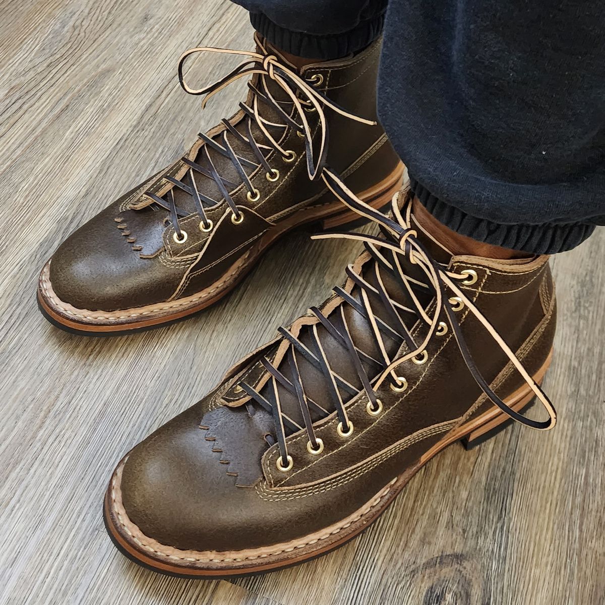 Photo by bootsup on October 20, 2023 of the White's 350 Cutter in Horween Olive Waxed Flesh.