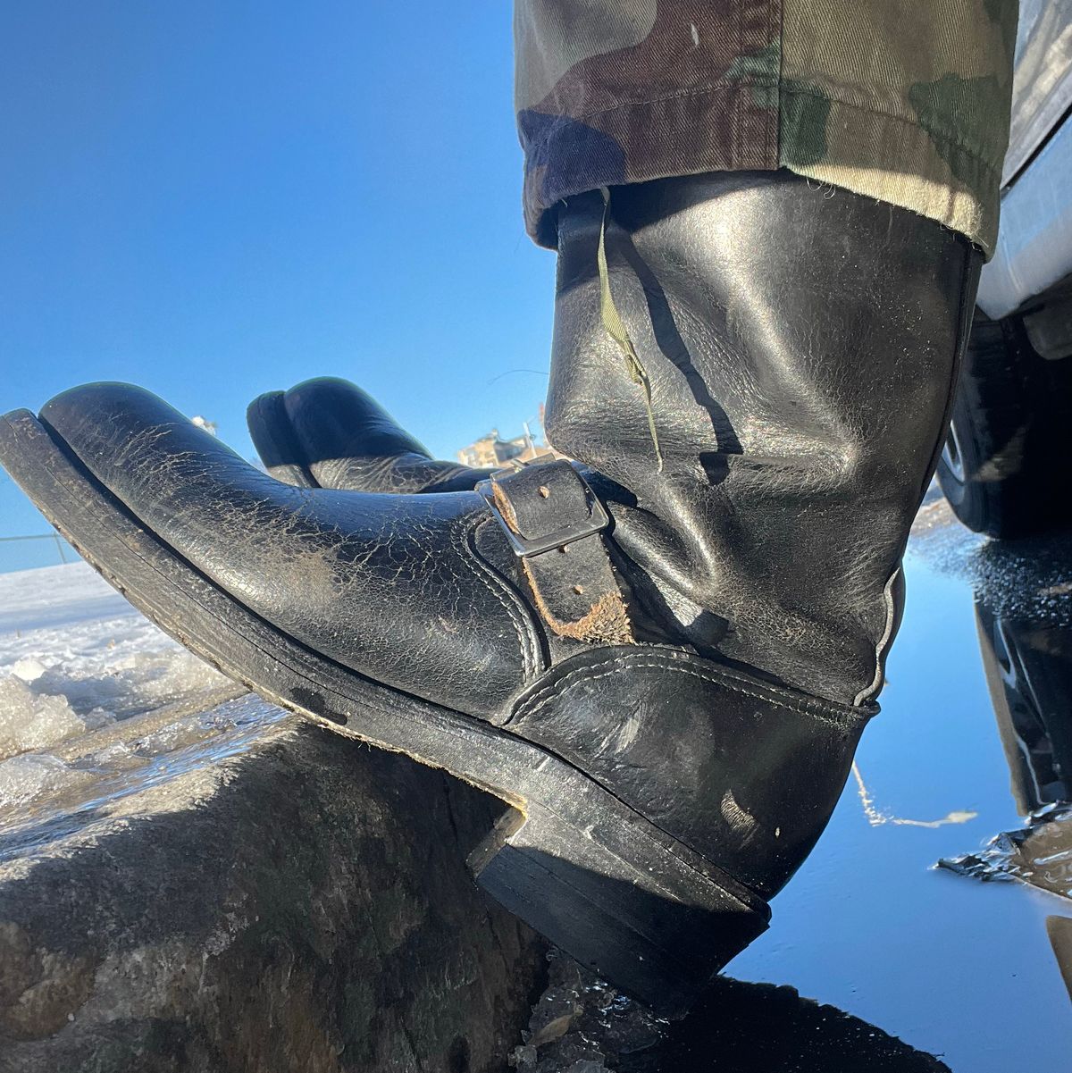 Photo by 9268Klondike on February 14, 2024 of the Chippewa 17" Engineer Boot in Unknown Material.