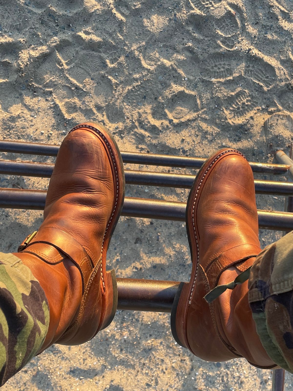 Photo by 9268Klondike on September 16, 2023 of the John Lofgren Wabash Engineer Boots in Horween Natural Chromexcel.