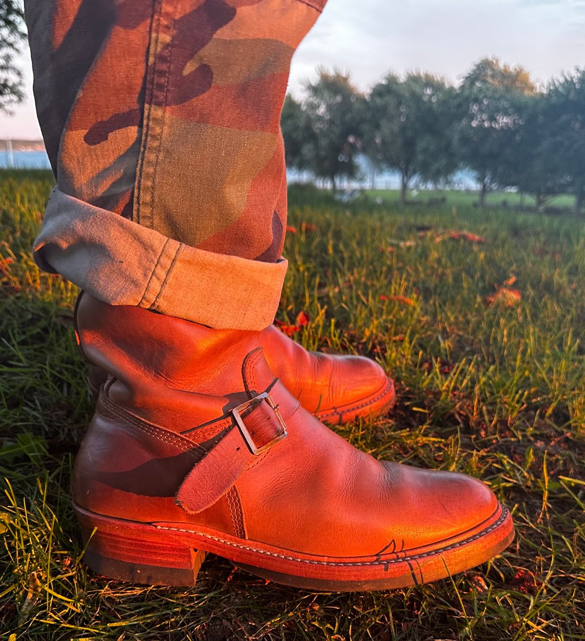 Photo by 9268Klondike on September 16, 2023 of the John Lofgren Wabash Engineer Boots in Horween Natural Chromexcel.