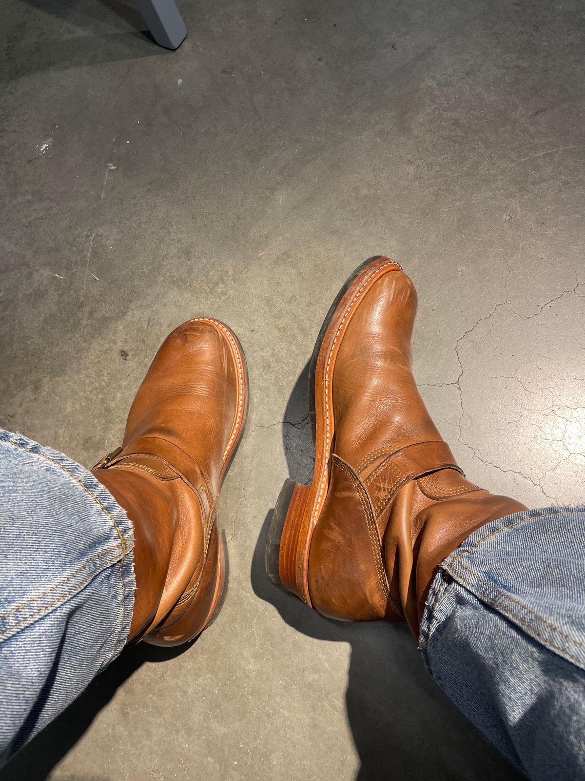 Photo by 9268Klondike on October 8, 2023 of the John Lofgren Wabash Engineer Boots in Horween Natural Chromexcel.