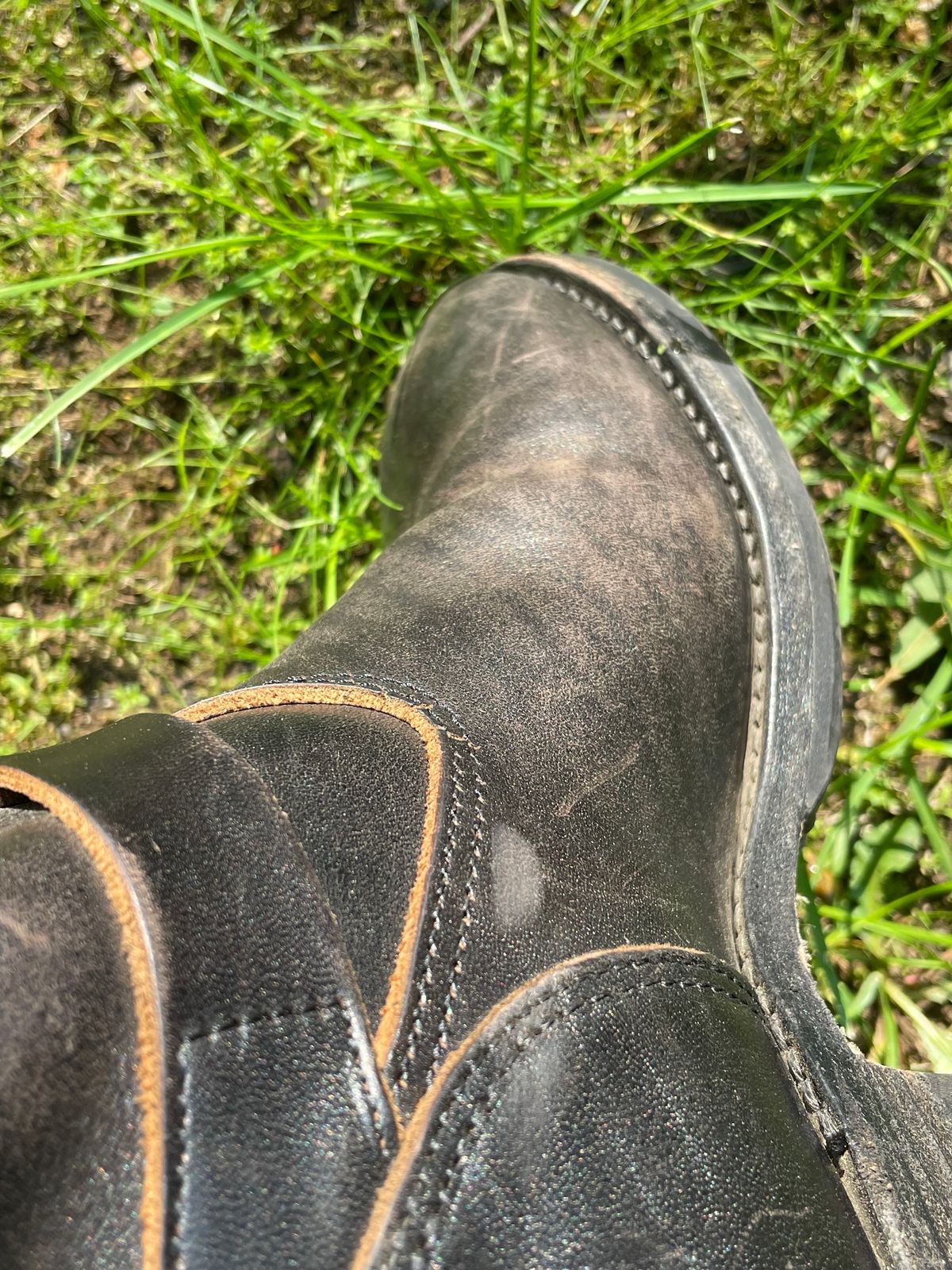 Photo by 9268Klondike on June 11, 2023 of the Attractions BILTBUCK Engineer Boots in Black Italian Horsebutt.